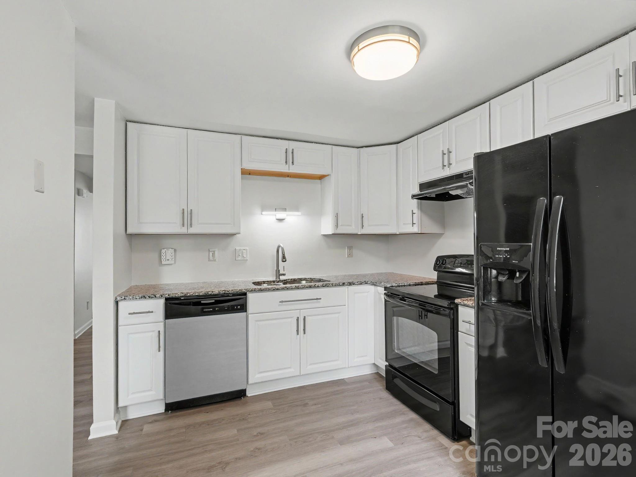 9416 Lexington Circle — Charlotte
