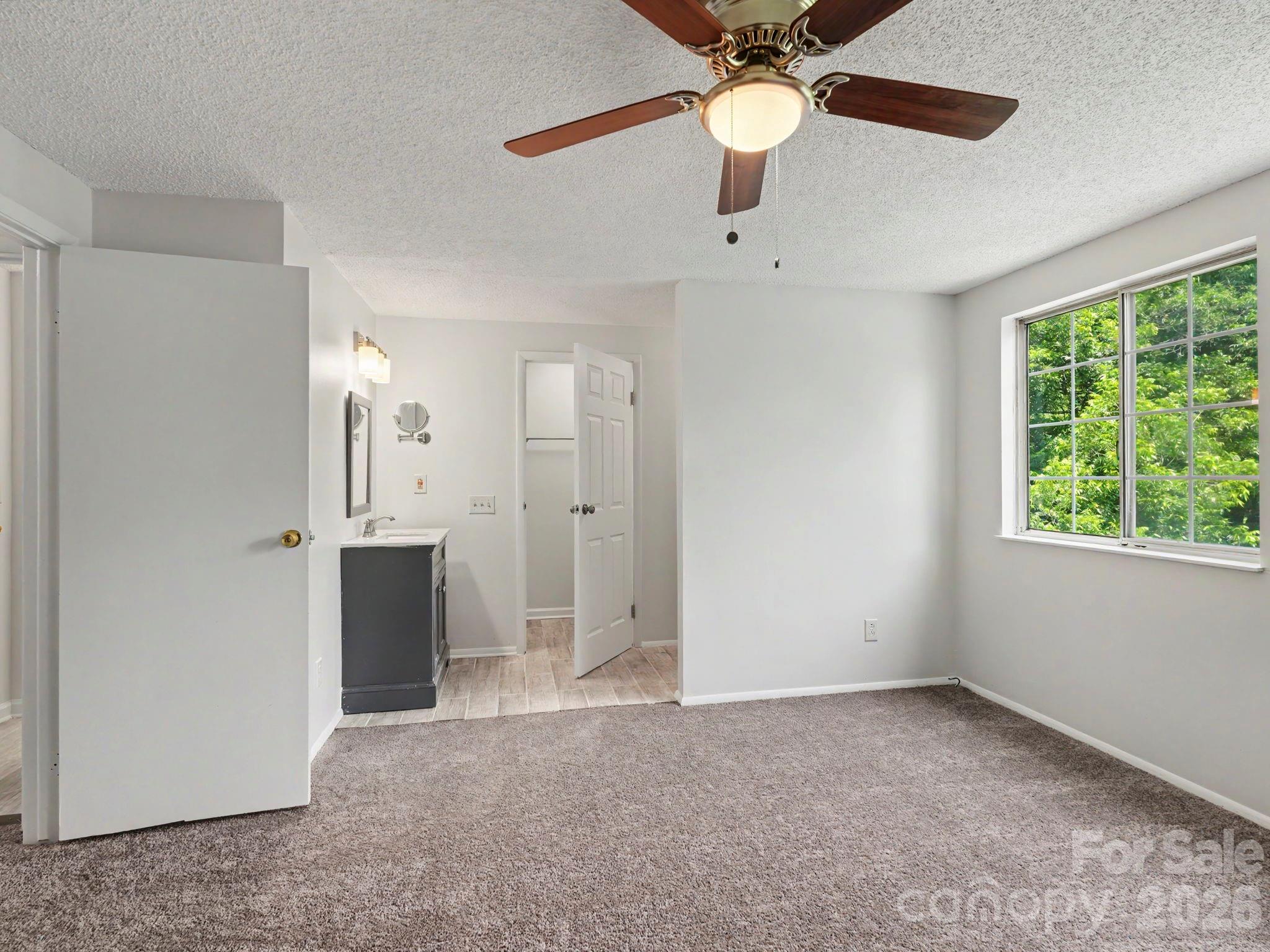 9416 Lexington Circle — Charlotte