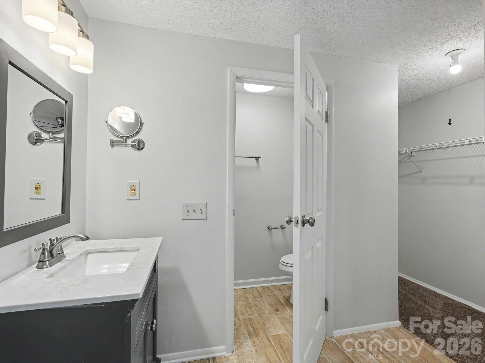 9416 Lexington Circle — Charlotte