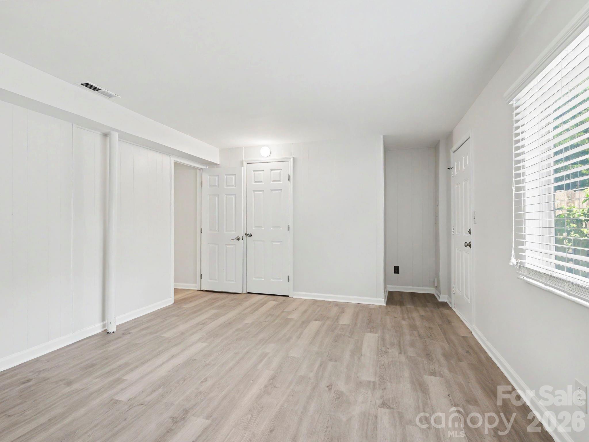 9416 Lexington Circle — Charlotte