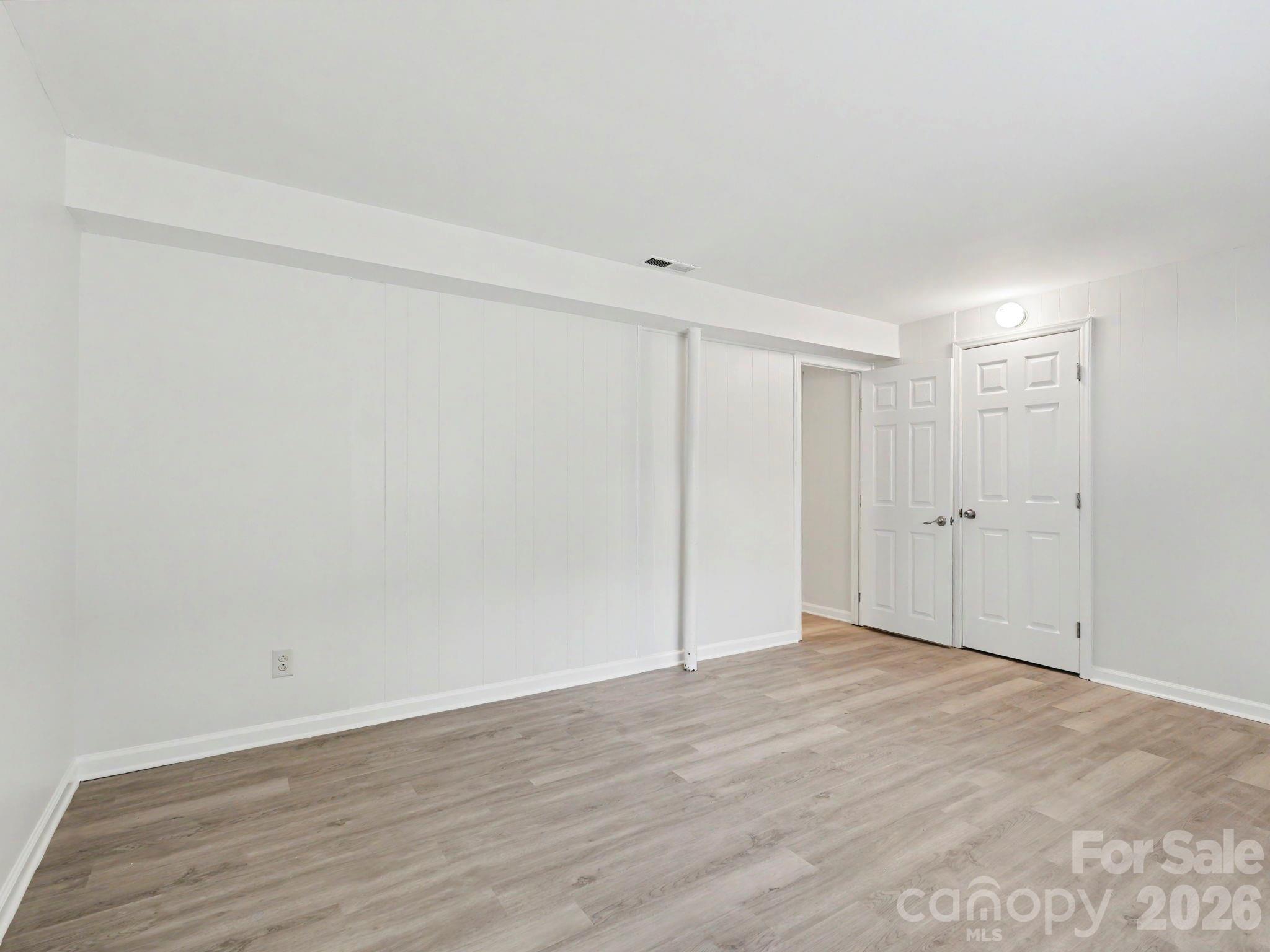 9416 Lexington Circle — Charlotte