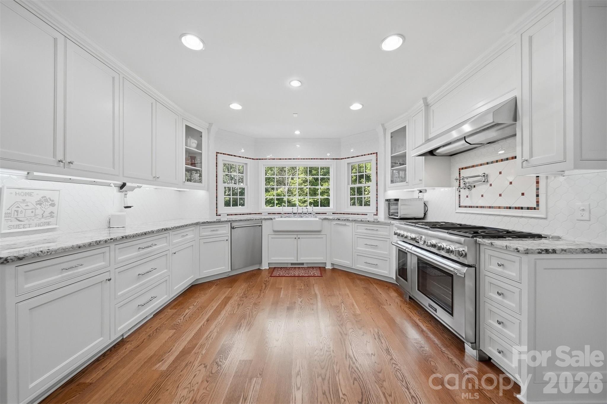 1013 14th Avenue Drive NW — Hickory