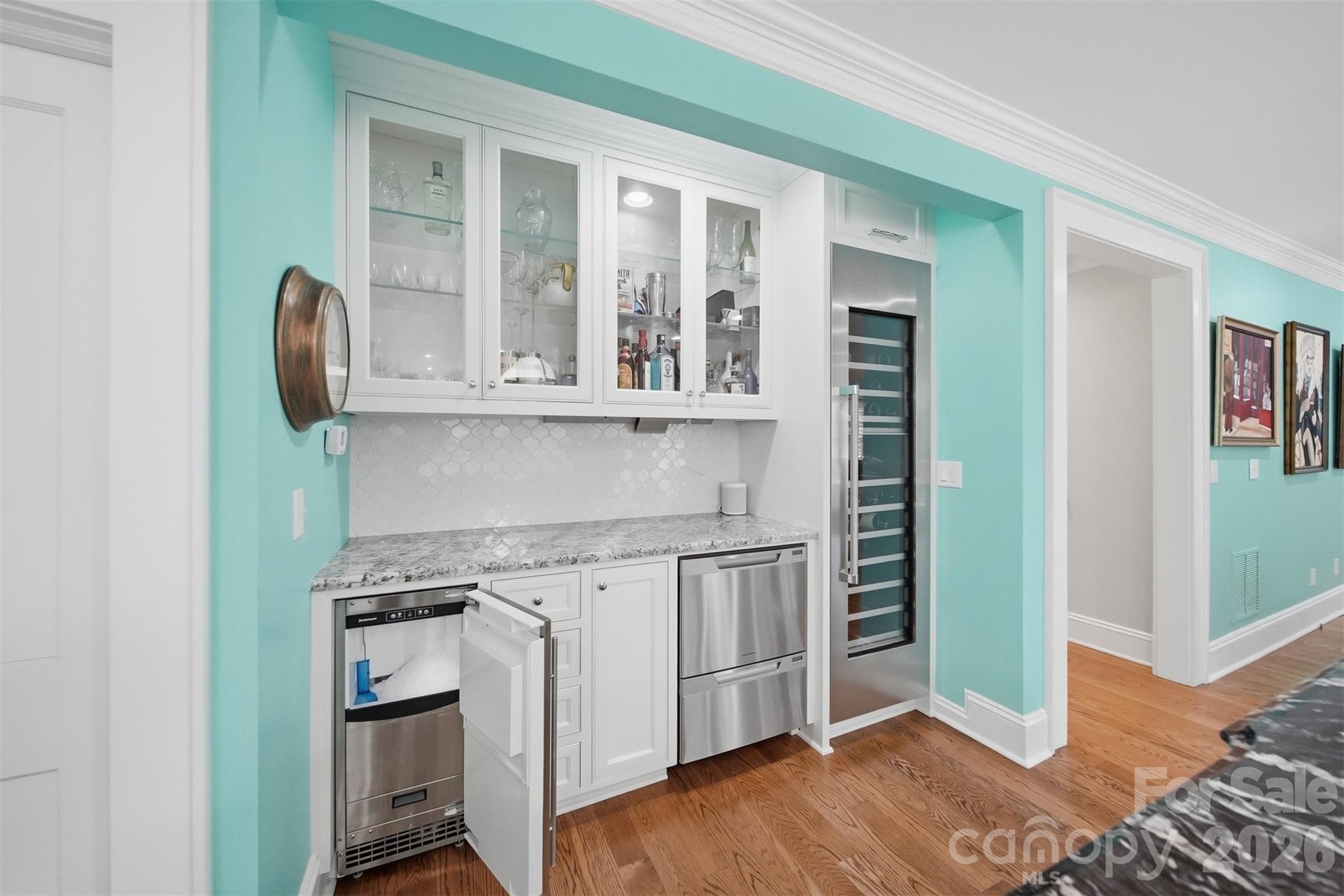 1013 14th Avenue Drive NW — Hickory