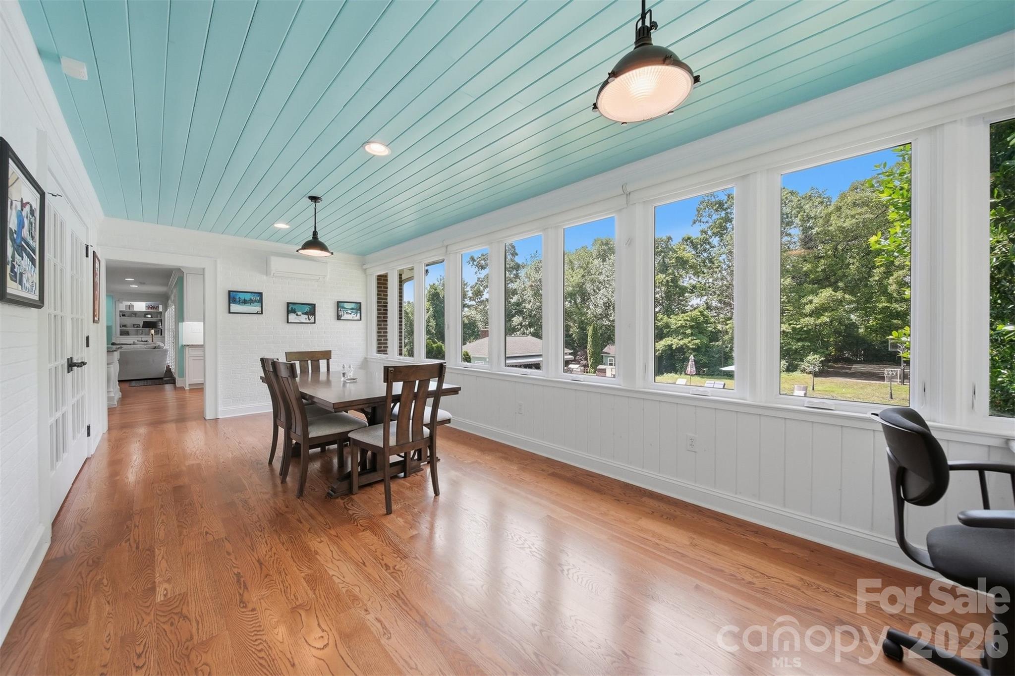 1013 14th Avenue Drive NW — Hickory
