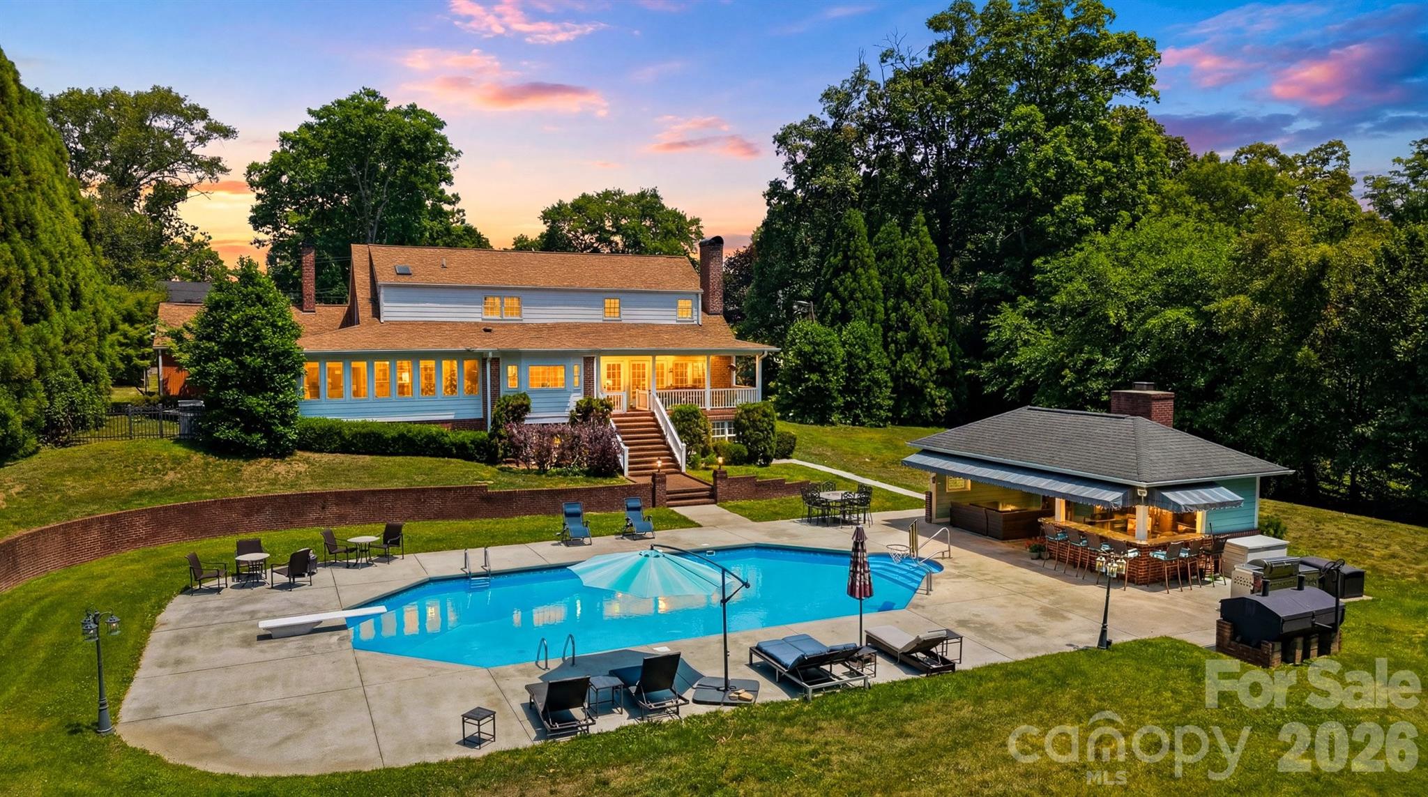 1013 14th Avenue Drive NW — Hickory