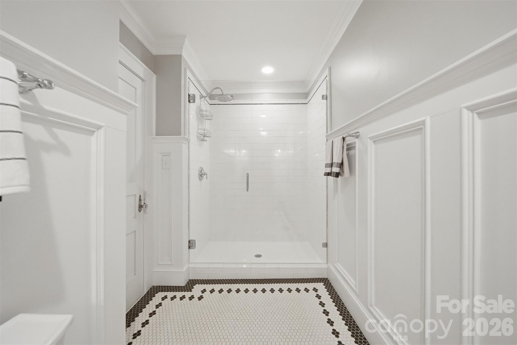 1013 14th Avenue Drive NW — Hickory