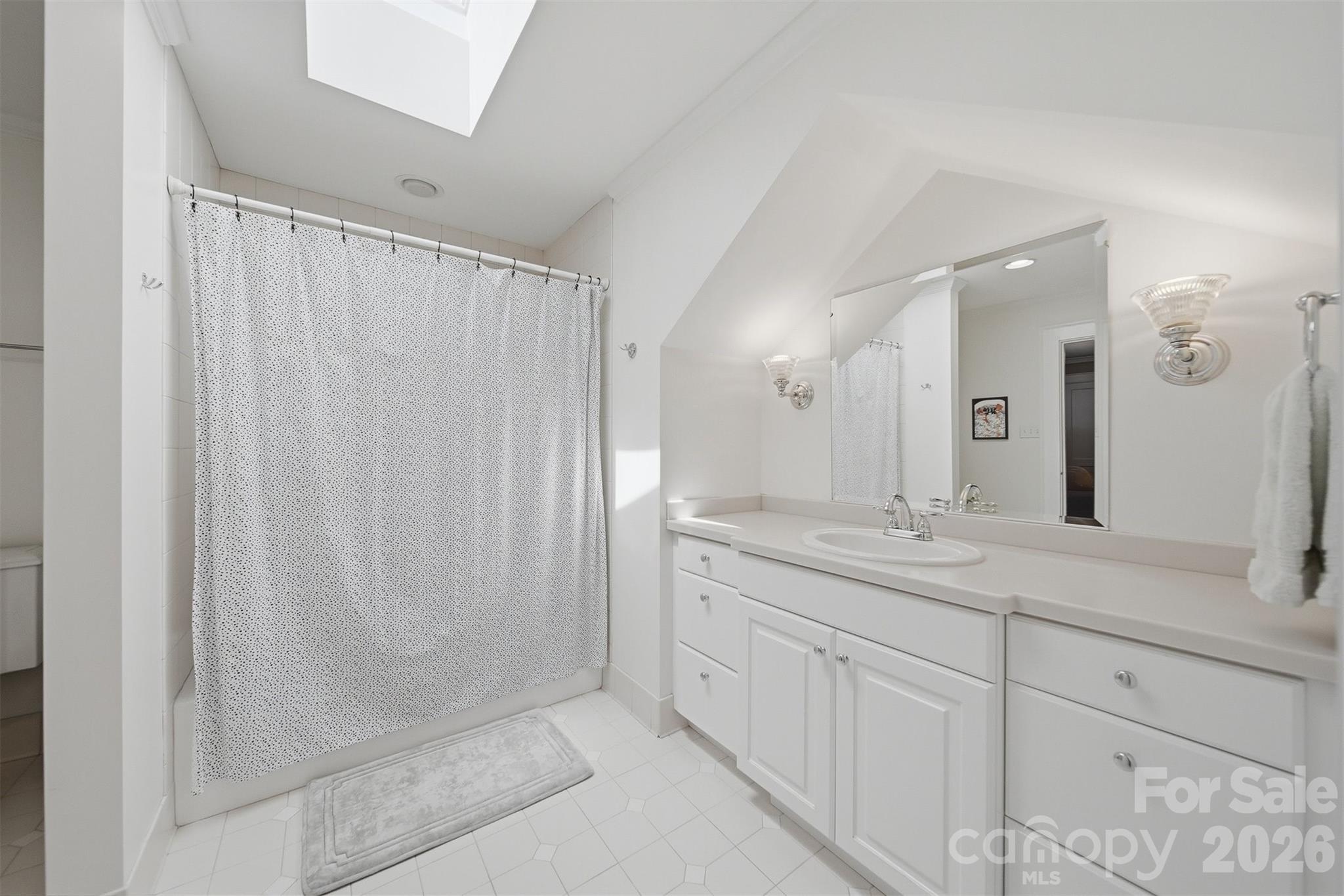 1013 14th Avenue Drive NW — Hickory