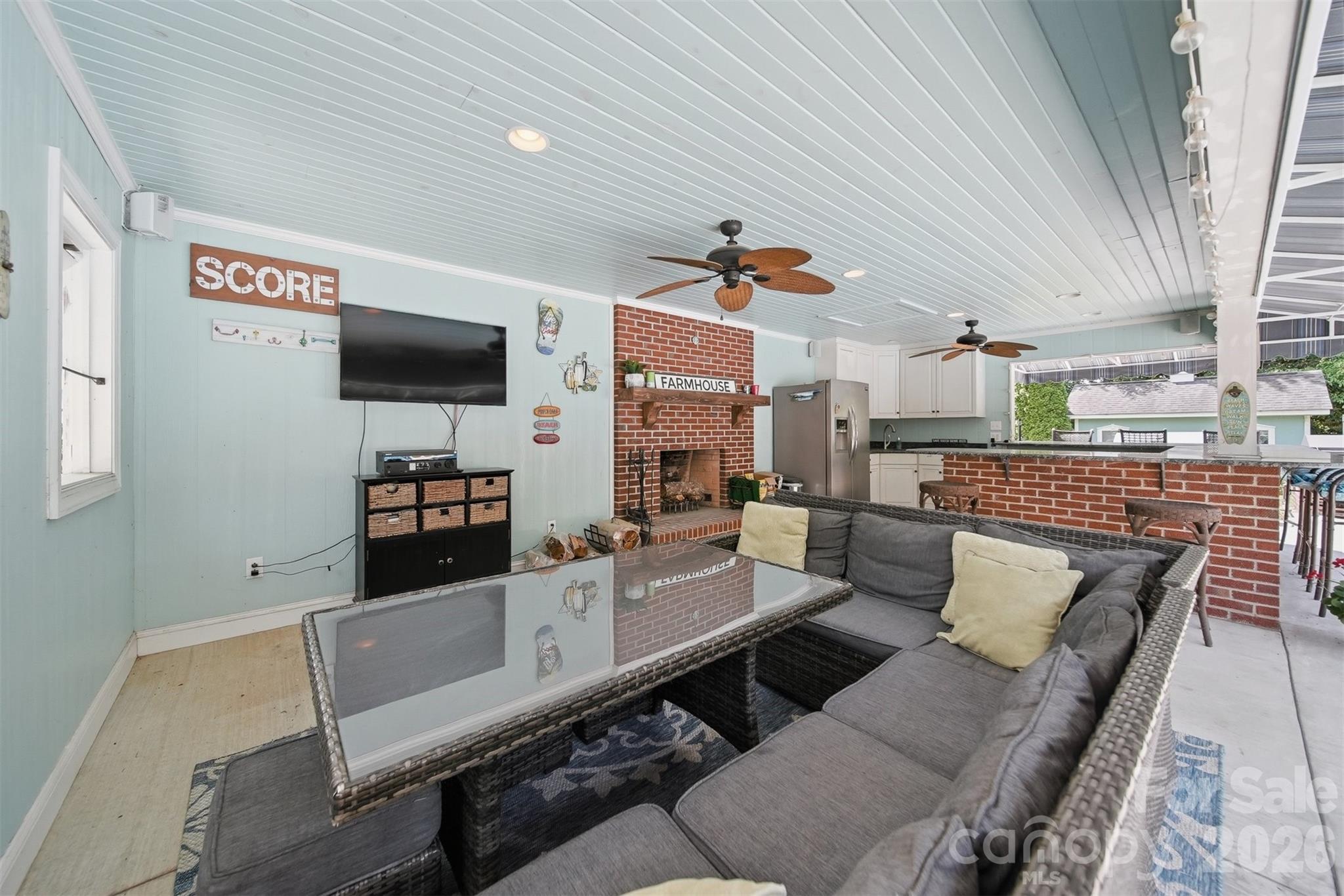 1013 14th Avenue Drive NW — Hickory
