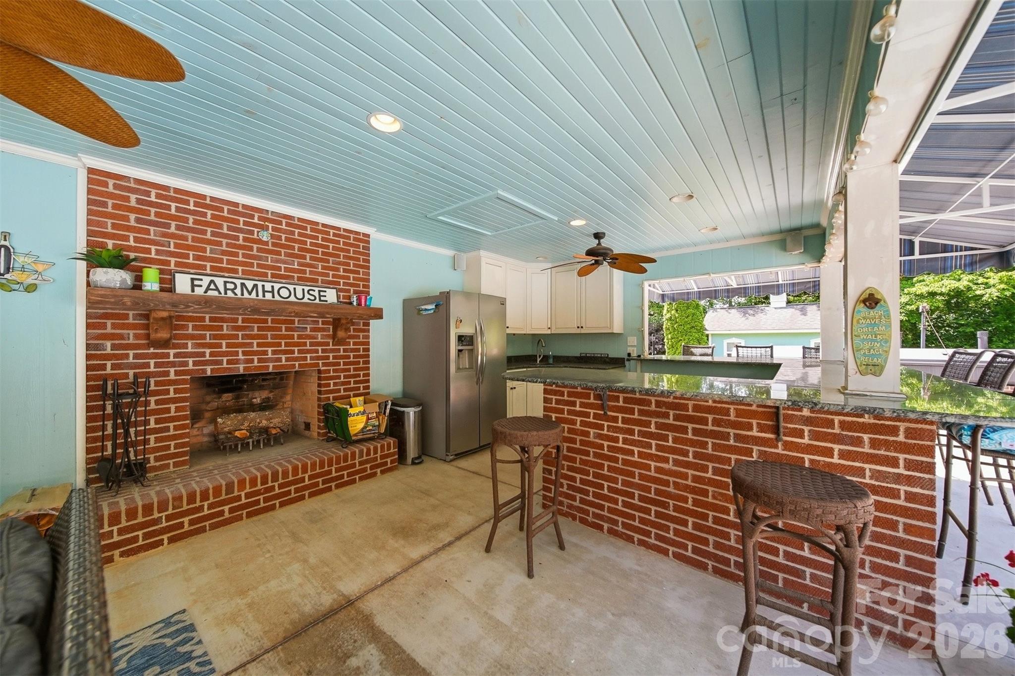 1013 14th Avenue Drive NW — Hickory