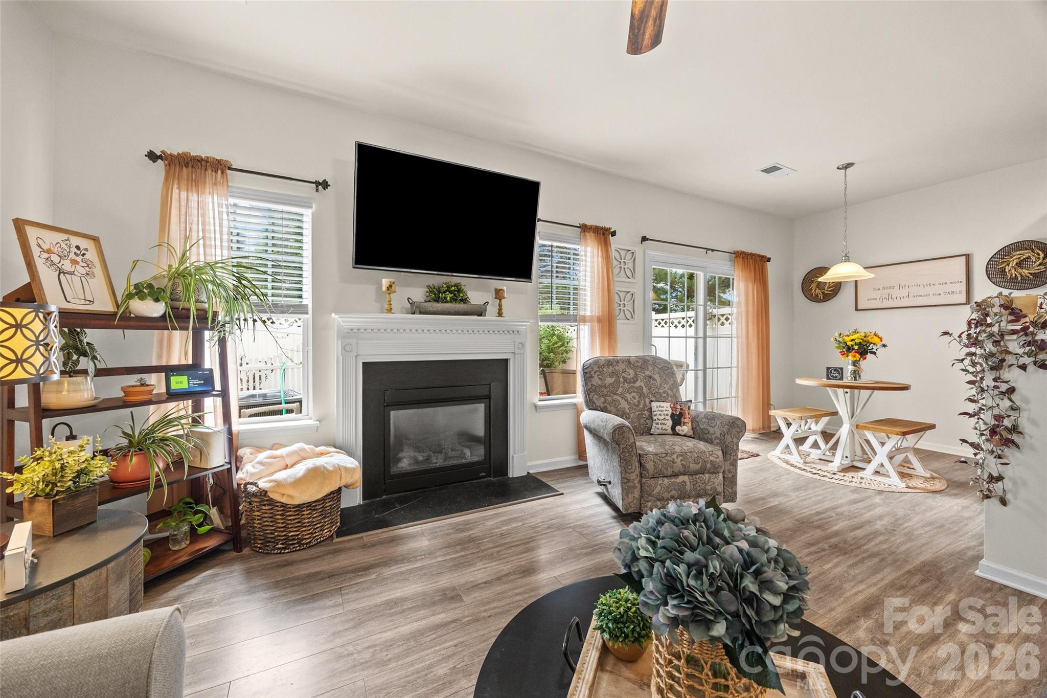 1435 Harpers Inlet Drive — Clover