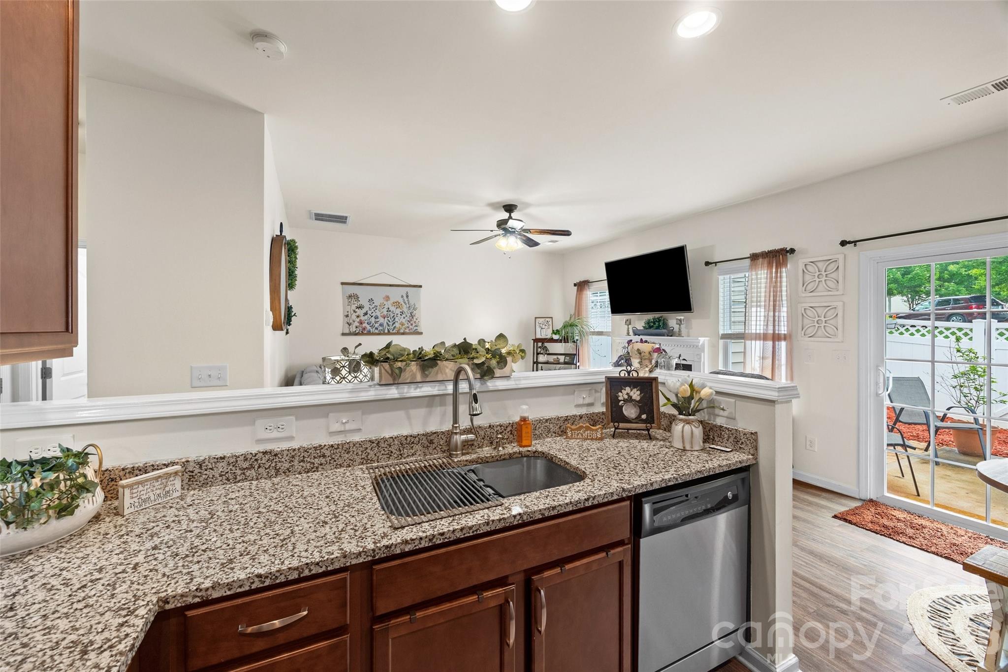 1435 Harpers Inlet Drive — Clover