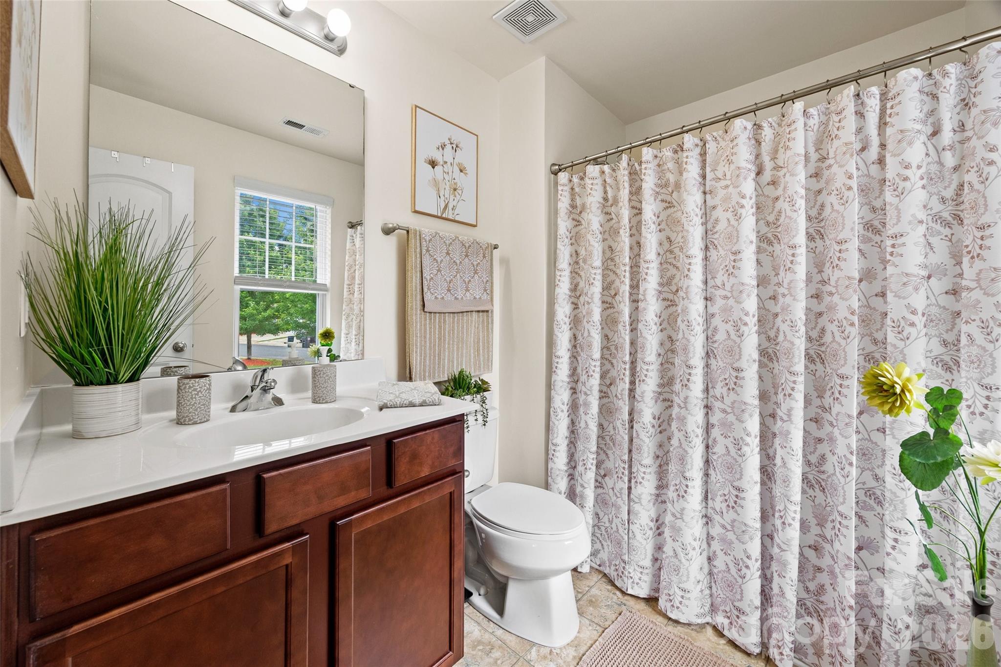 1435 Harpers Inlet Drive — Clover