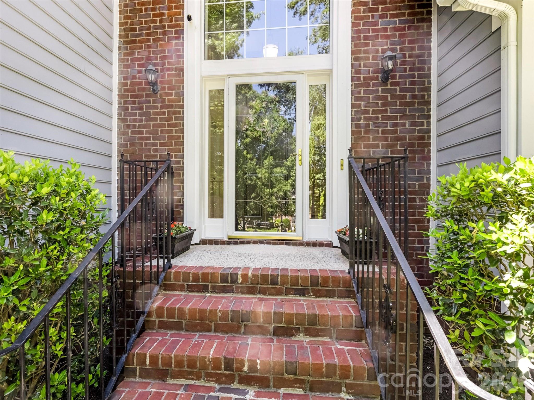 6534 Summertree Lane — Charlotte