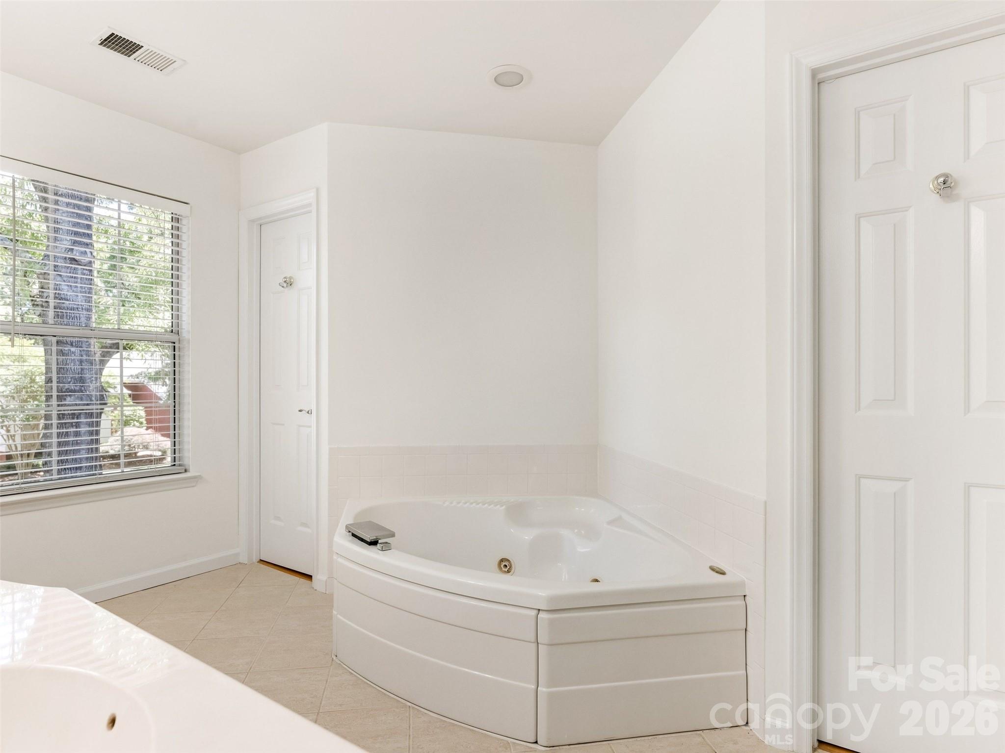 6534 Summertree Lane — Charlotte
