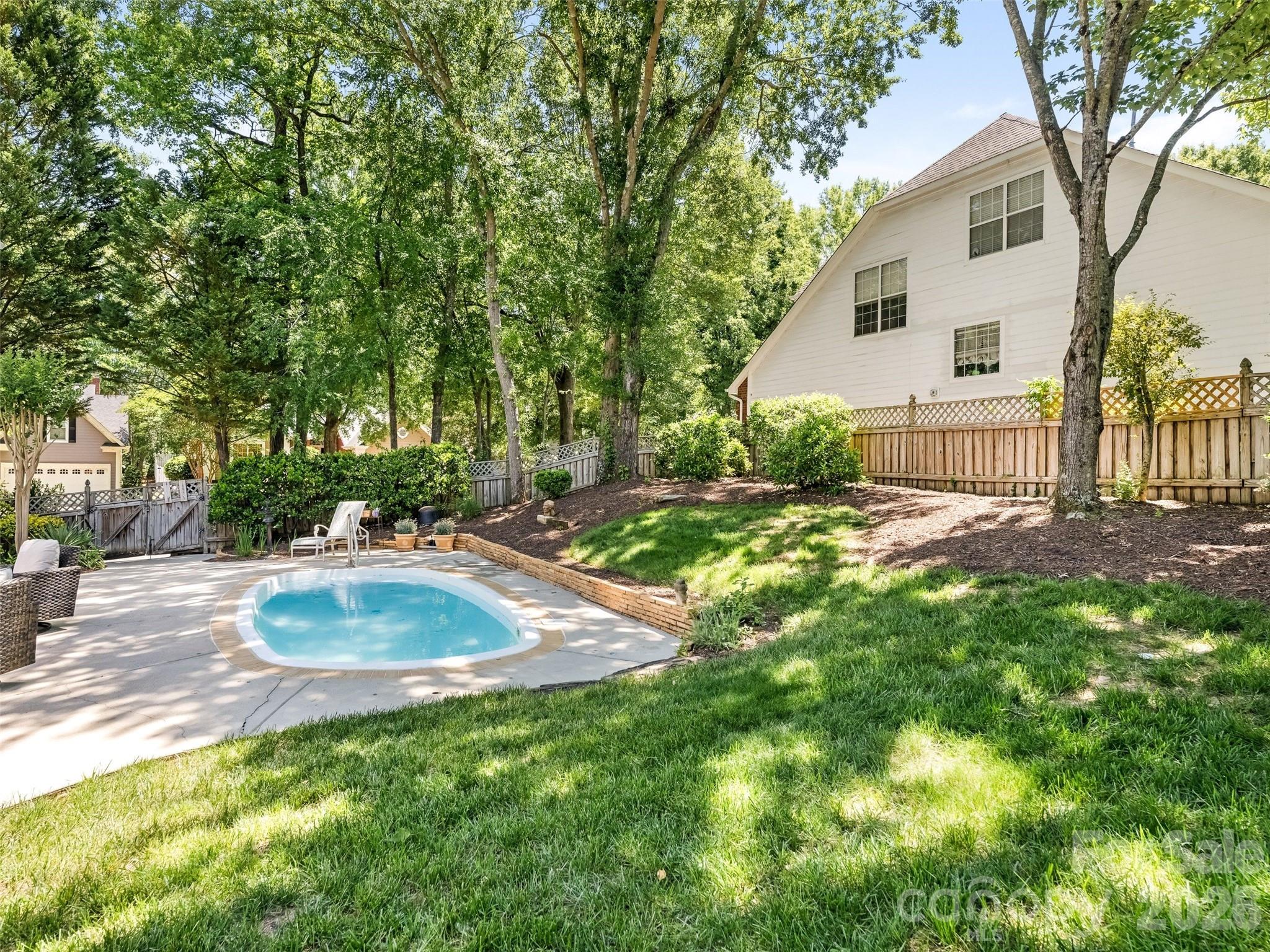6534 Summertree Lane — Charlotte
