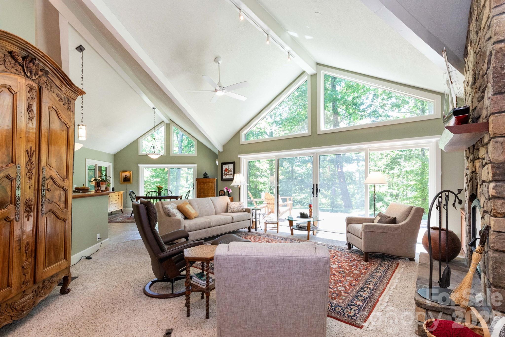 29 Gardner Lane — Asheville