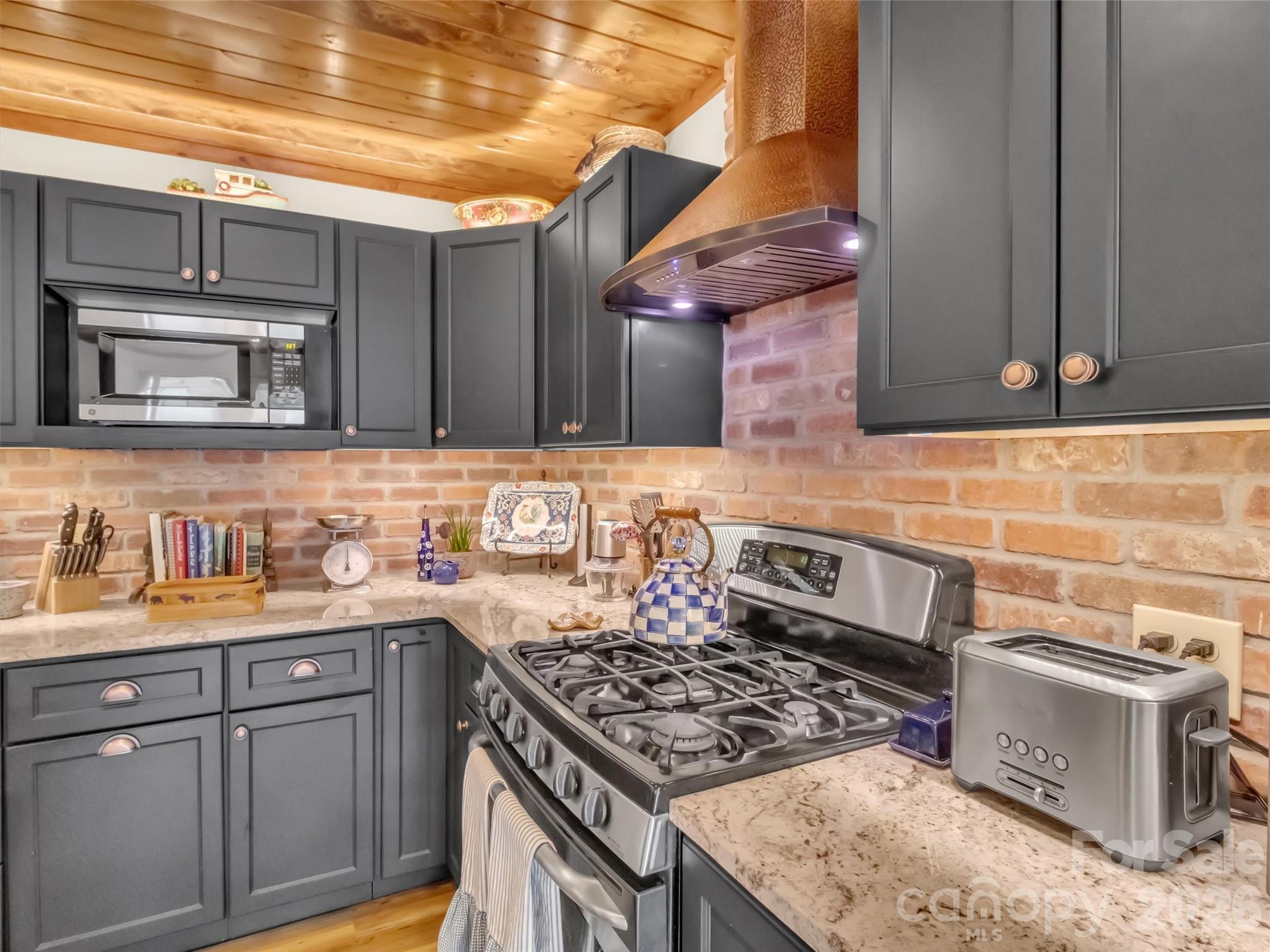 221 Moody Farm Road — Maggie Valley
