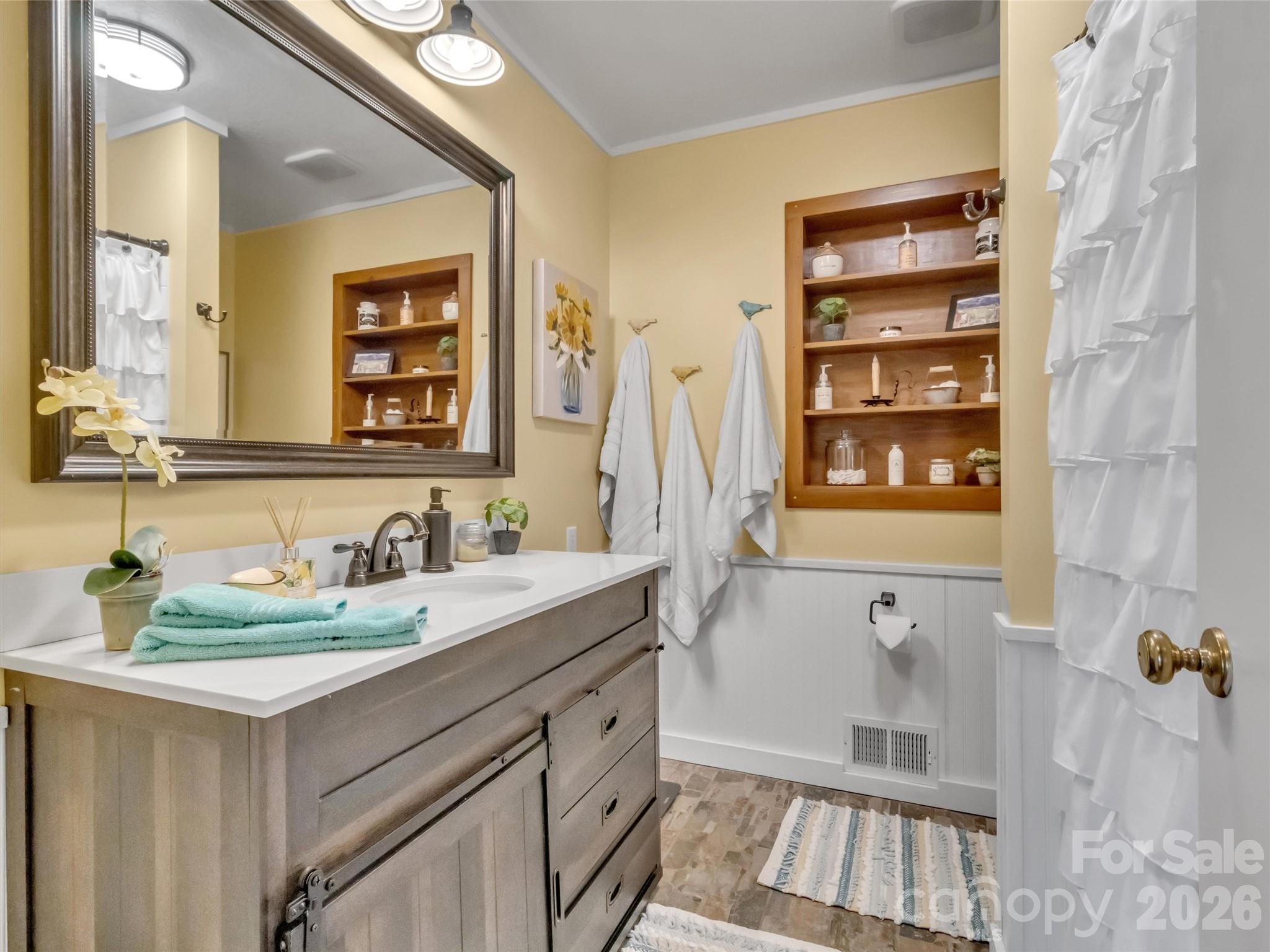 221 Moody Farm Road — Maggie Valley