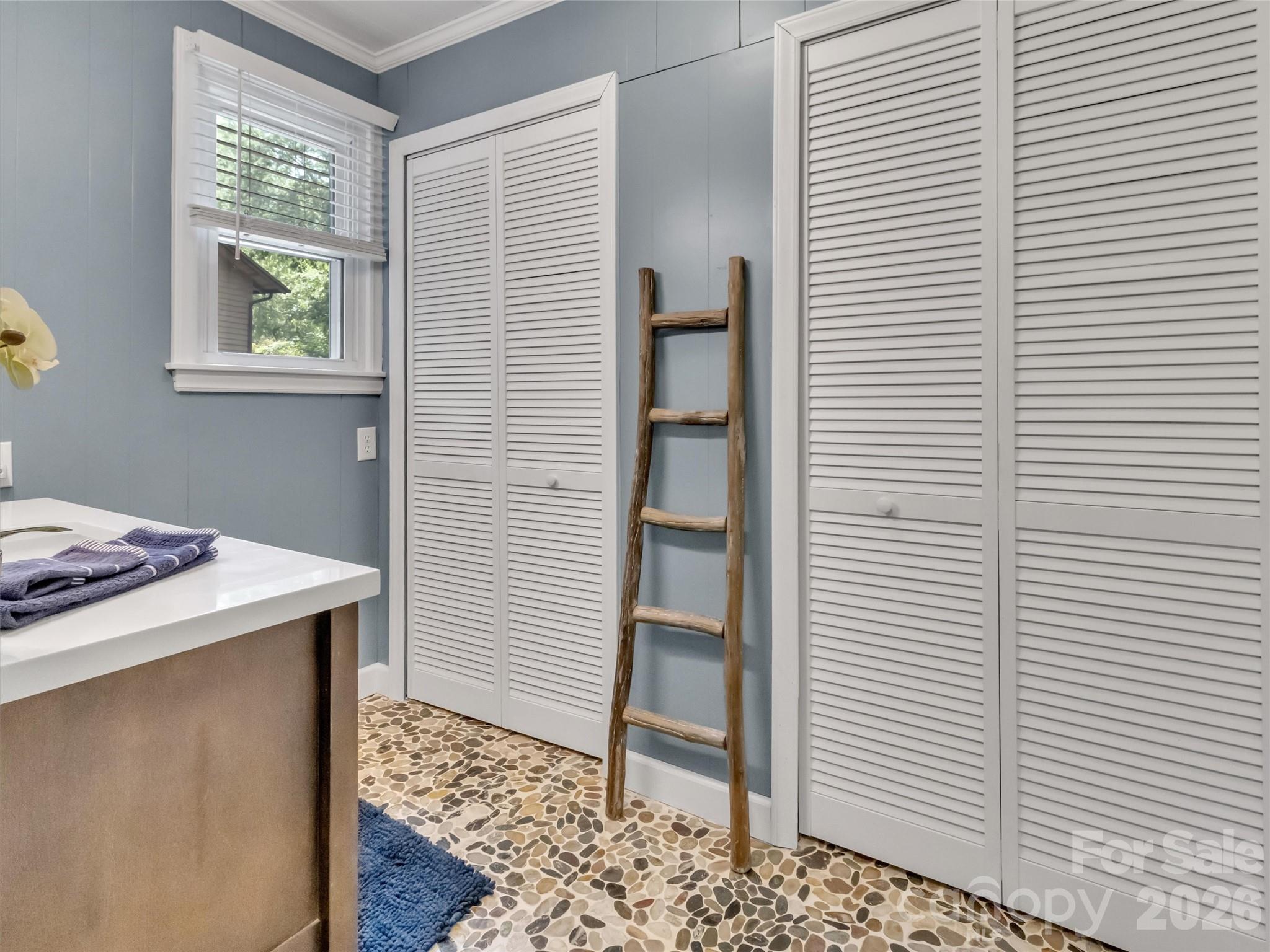 221 Moody Farm Road — Maggie Valley