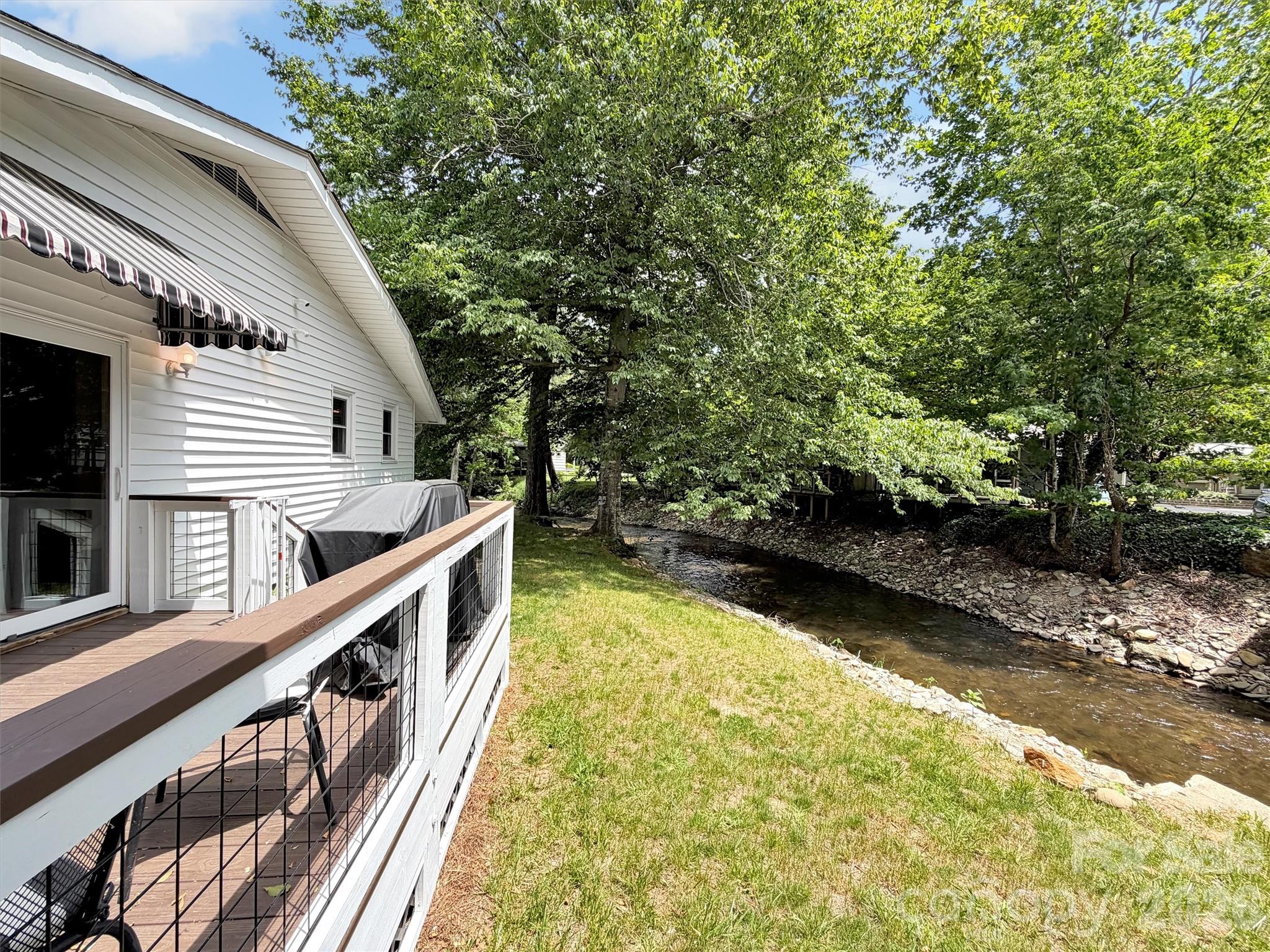 221 Moody Farm Road — Maggie Valley