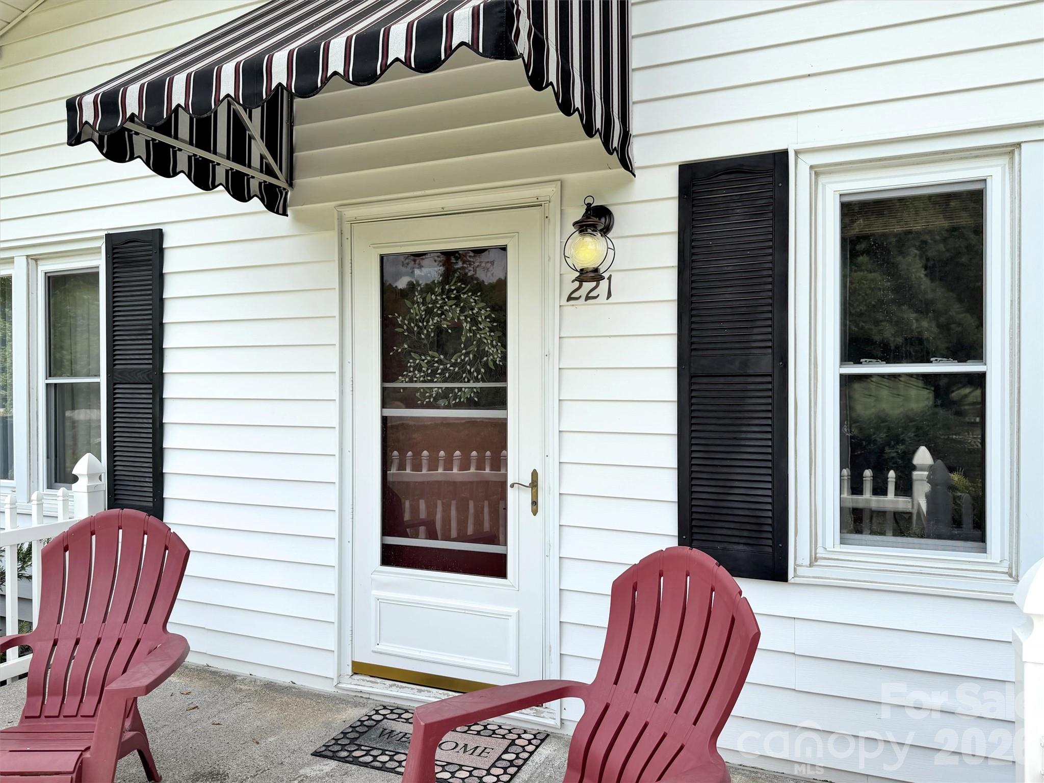 221 Moody Farm Road — Maggie Valley