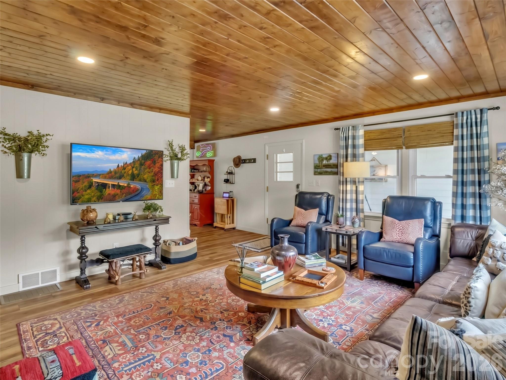 221 Moody Farm Road — Maggie Valley