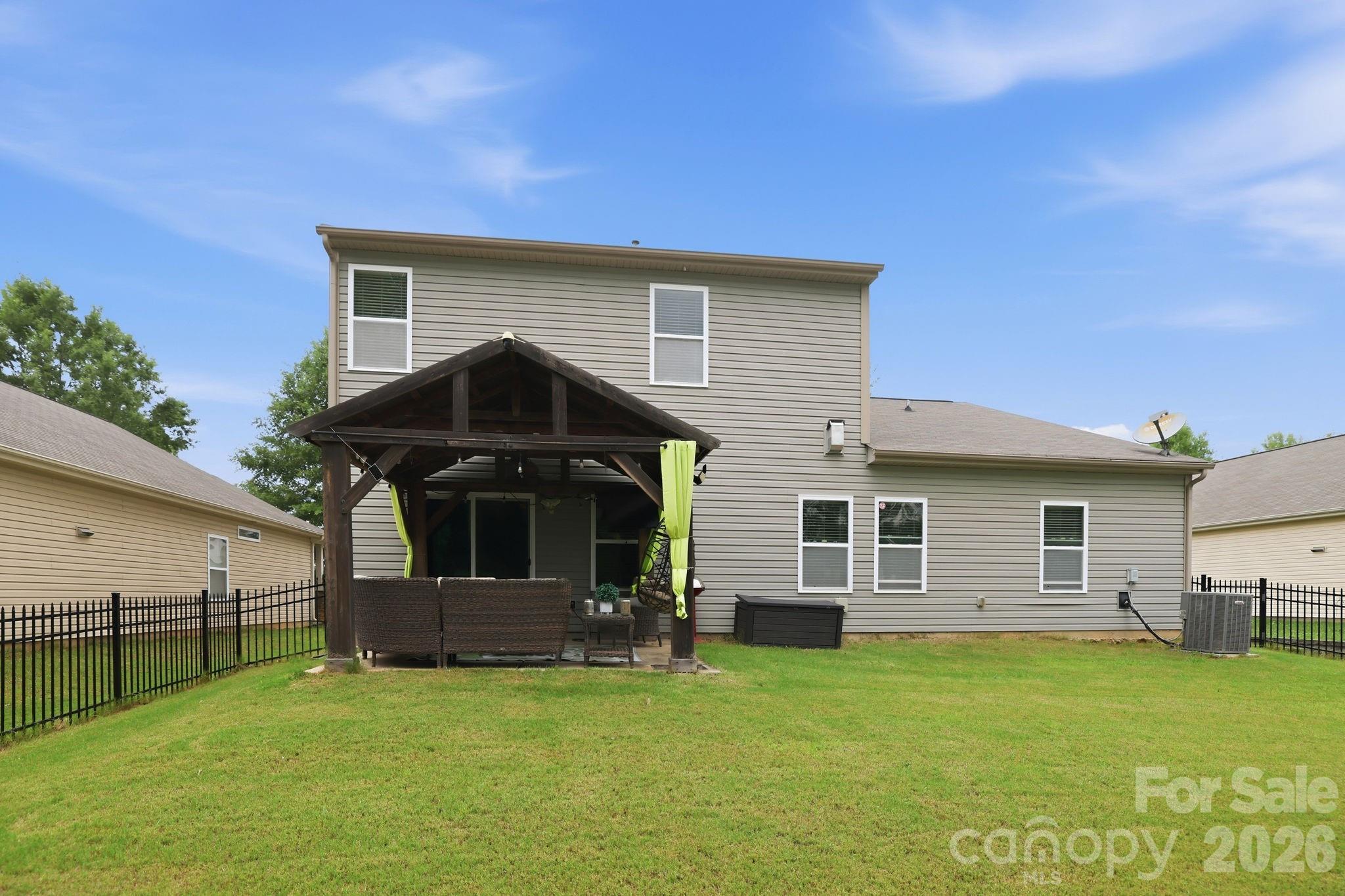 14525 Glenduff Place — Charlotte