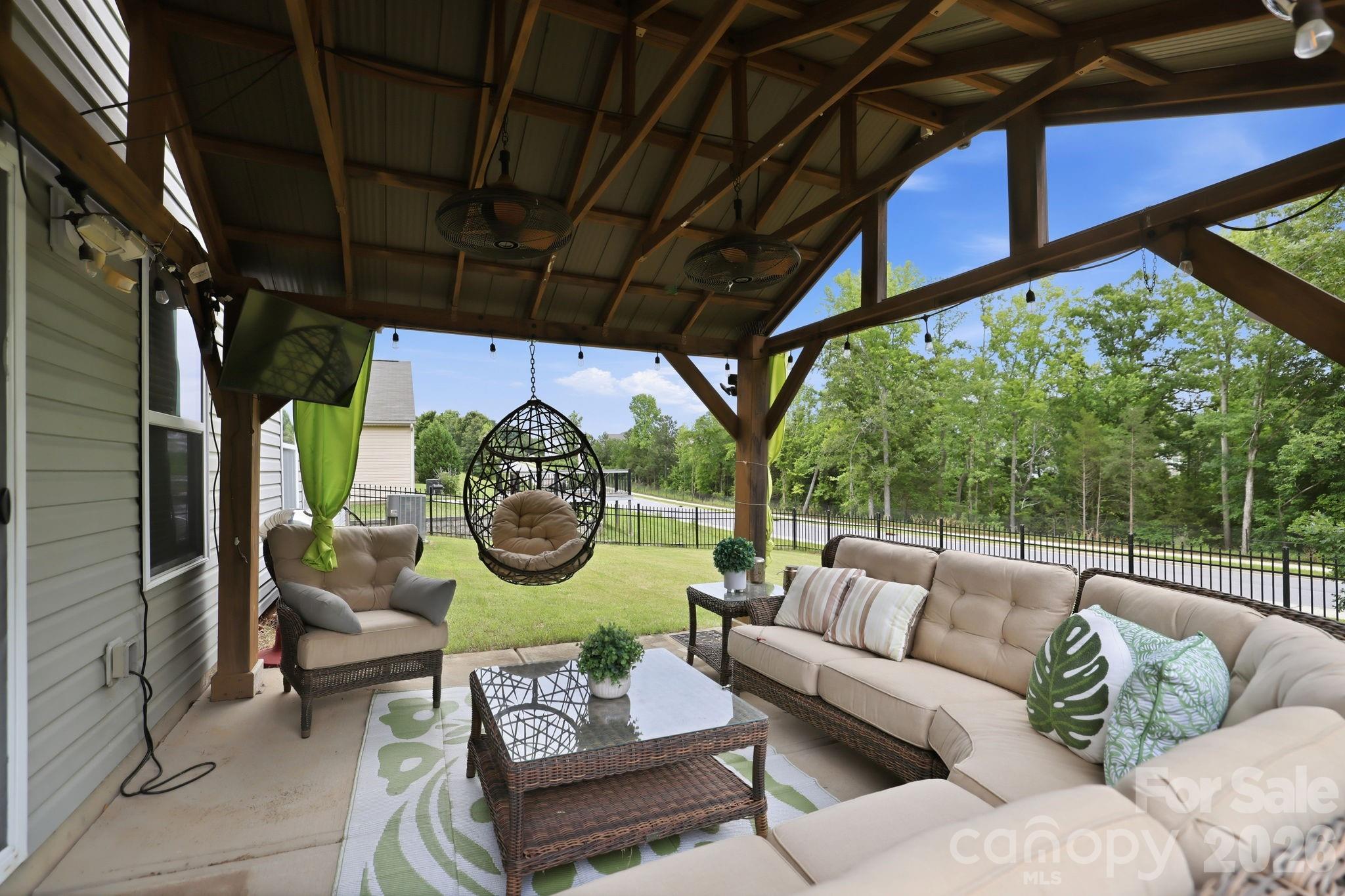 14525 Glenduff Place — Charlotte