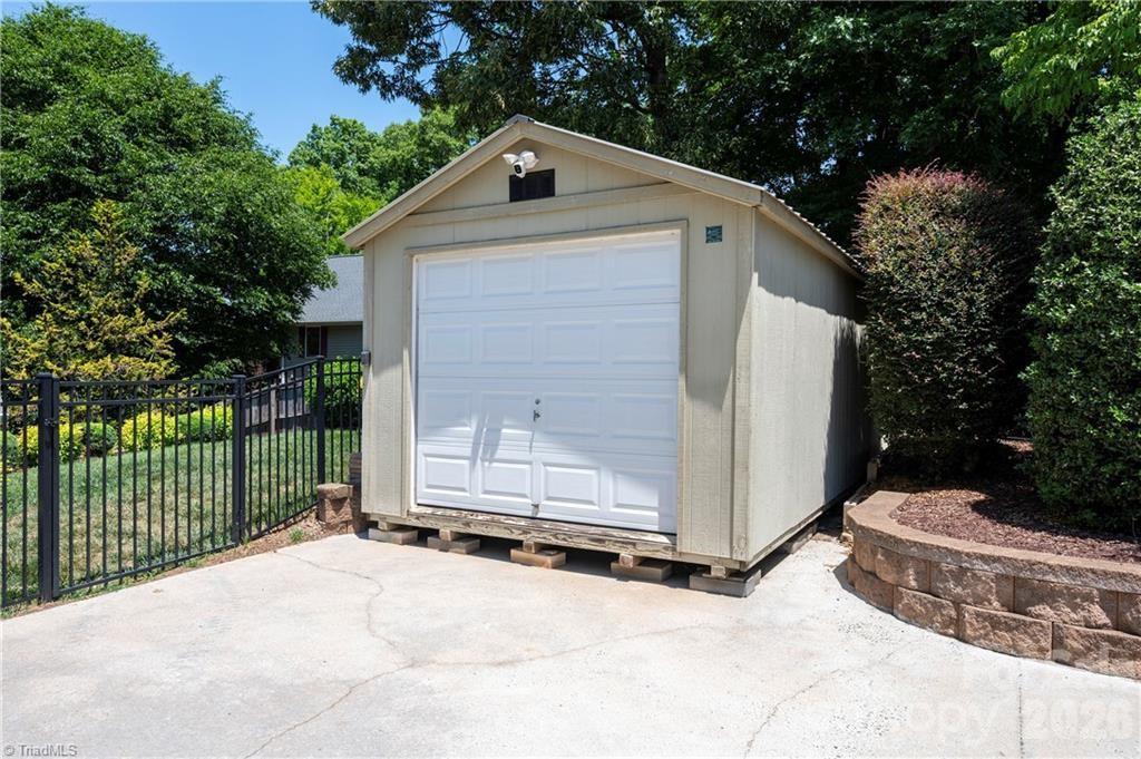 1332 Lake Drive 9 None — Lexington