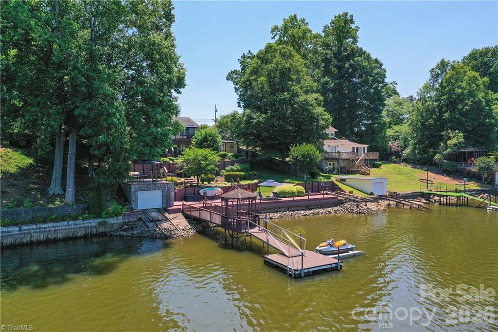 1332 Lake Drive 9 None — Lexington