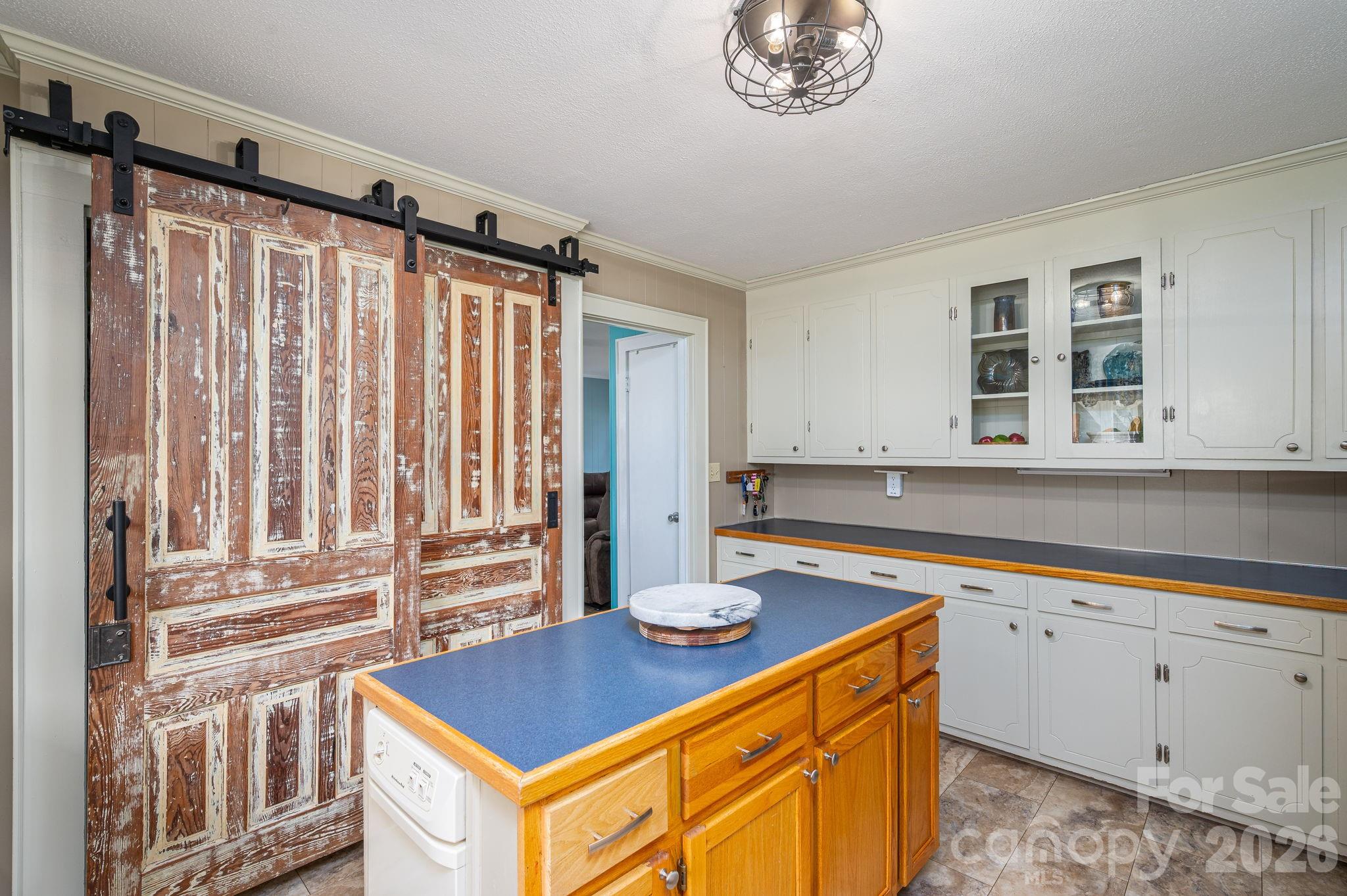 403 W Old Post Road — Cherryville