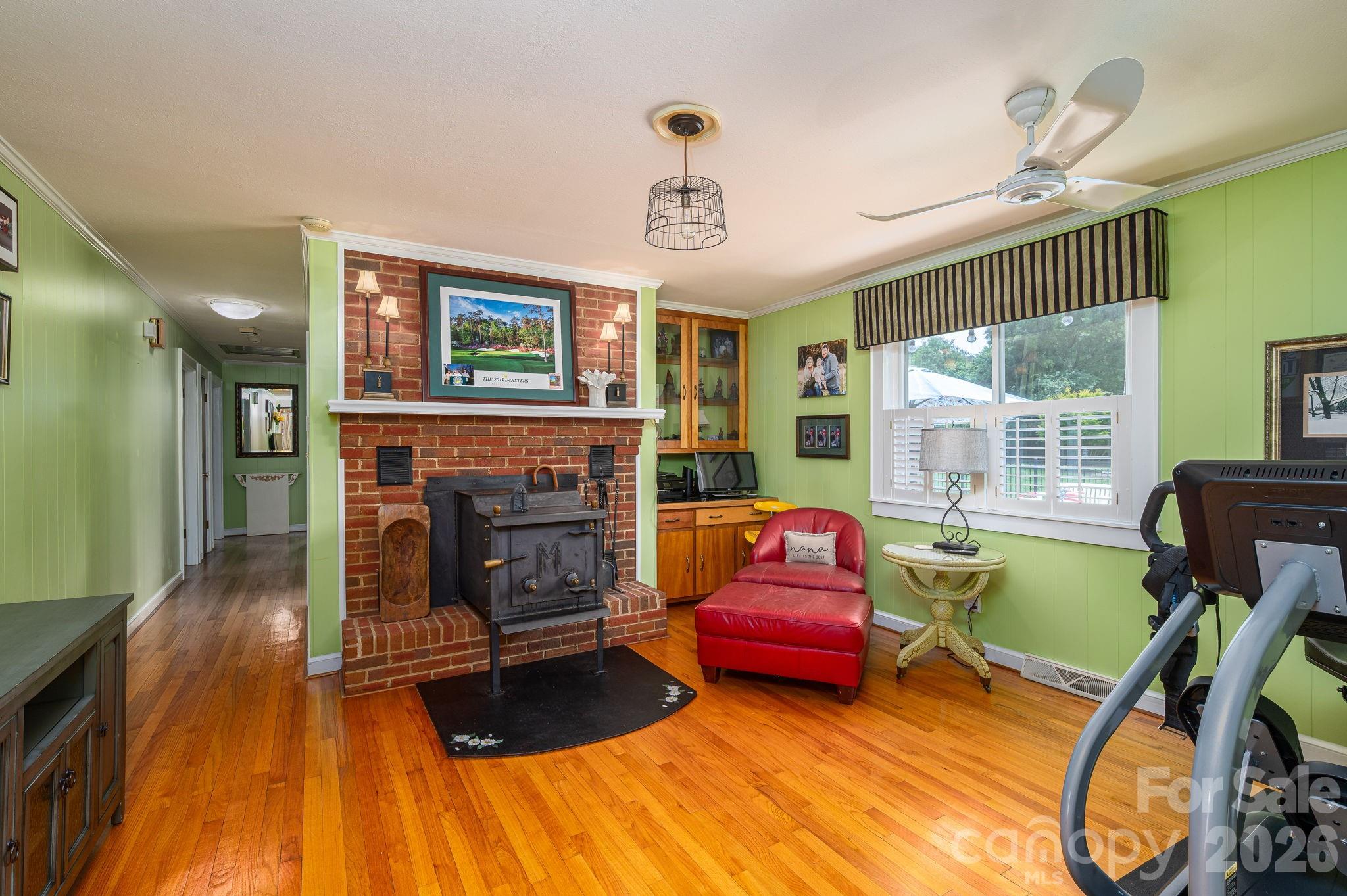 403 W Old Post Road — Cherryville