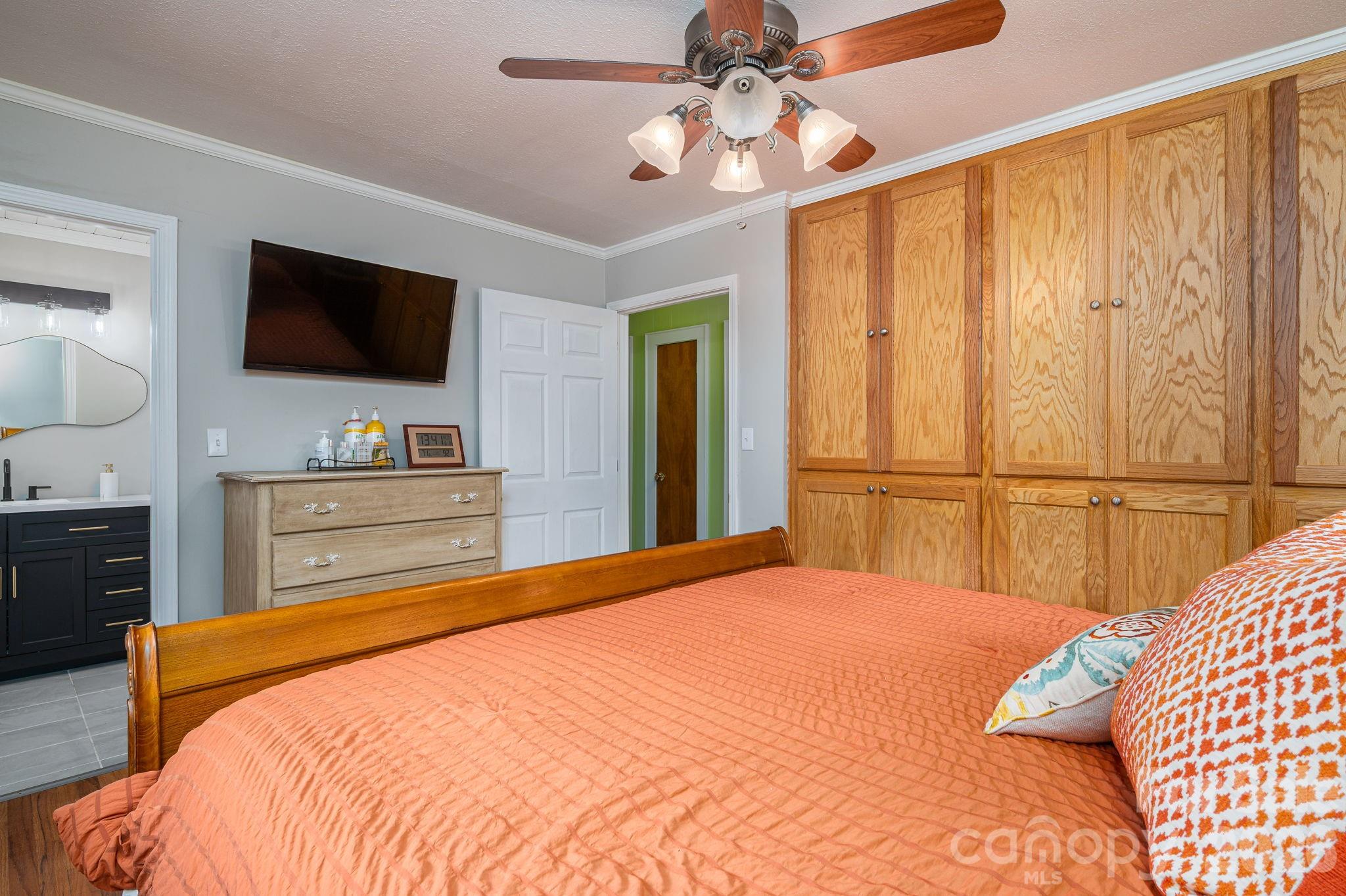 403 W Old Post Road — Cherryville