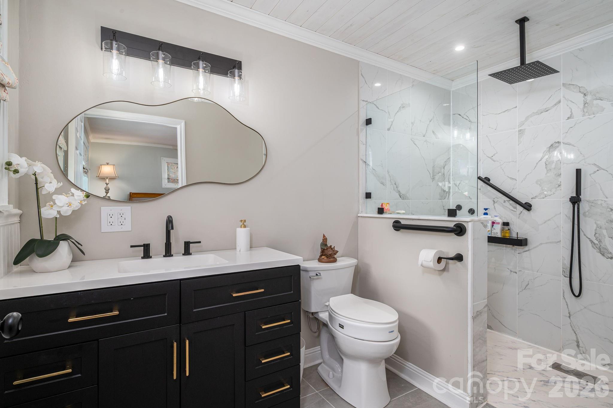 403 W Old Post Road — Cherryville