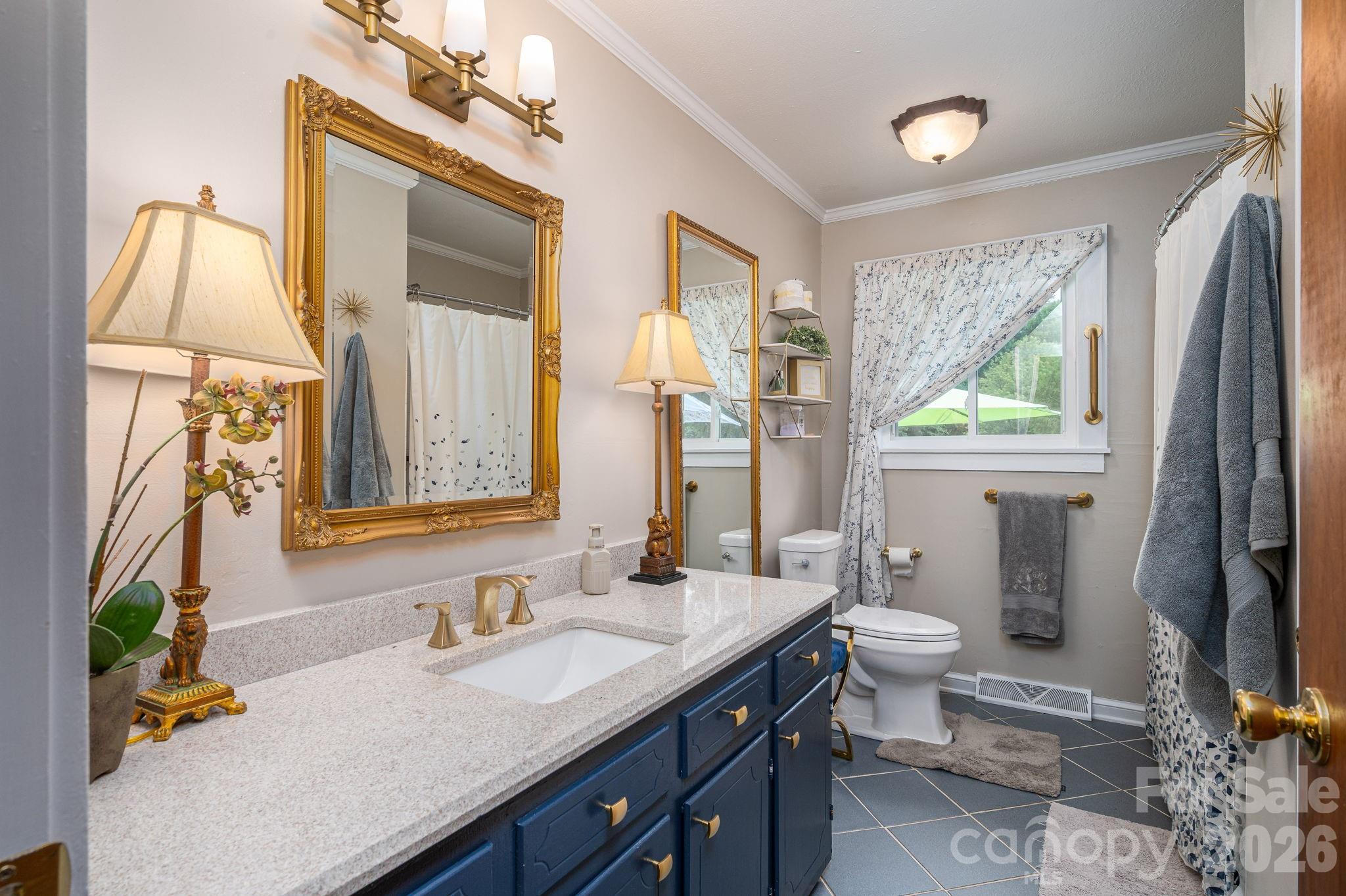 403 W Old Post Road — Cherryville
