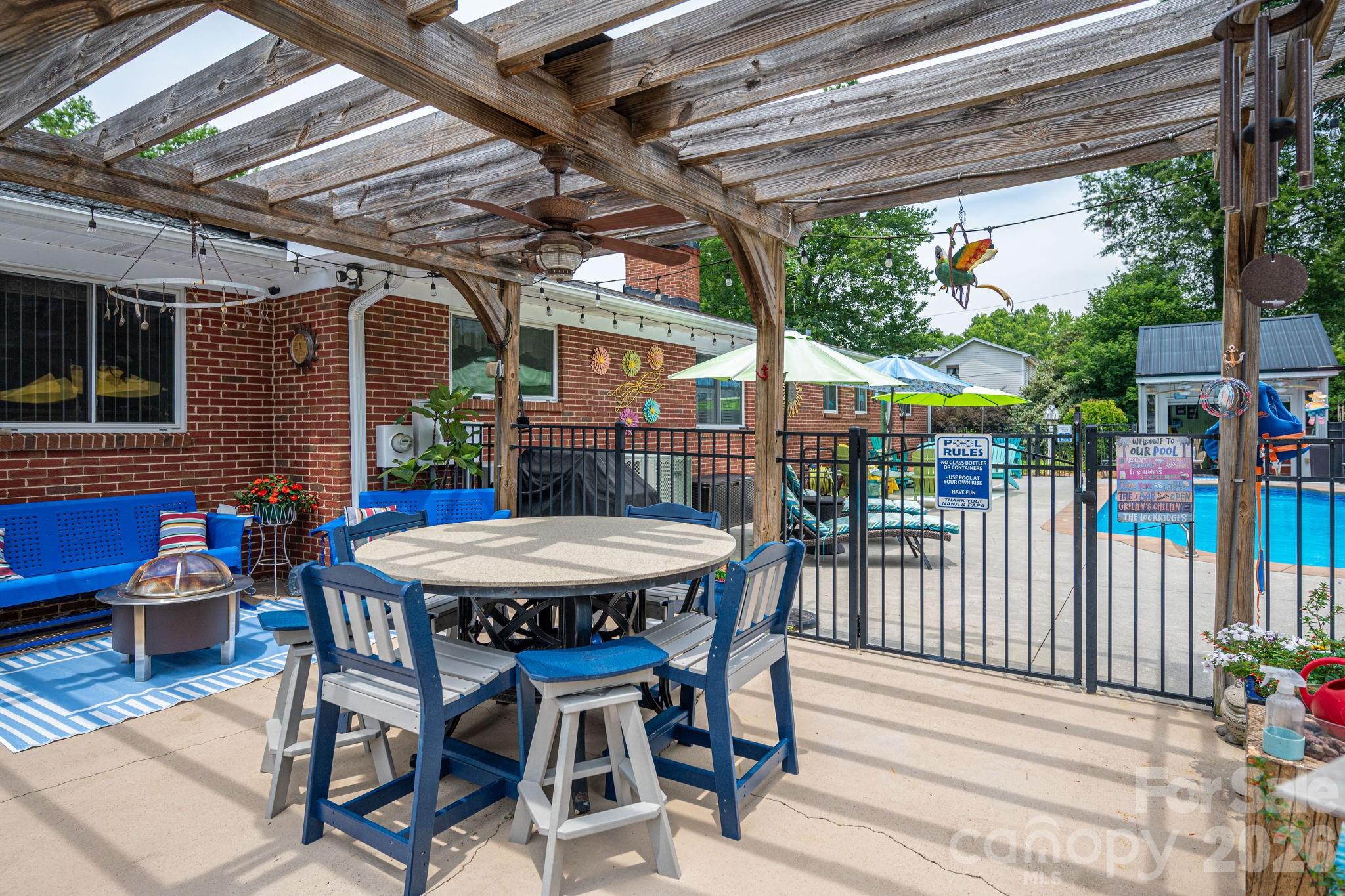 403 W Old Post Road — Cherryville