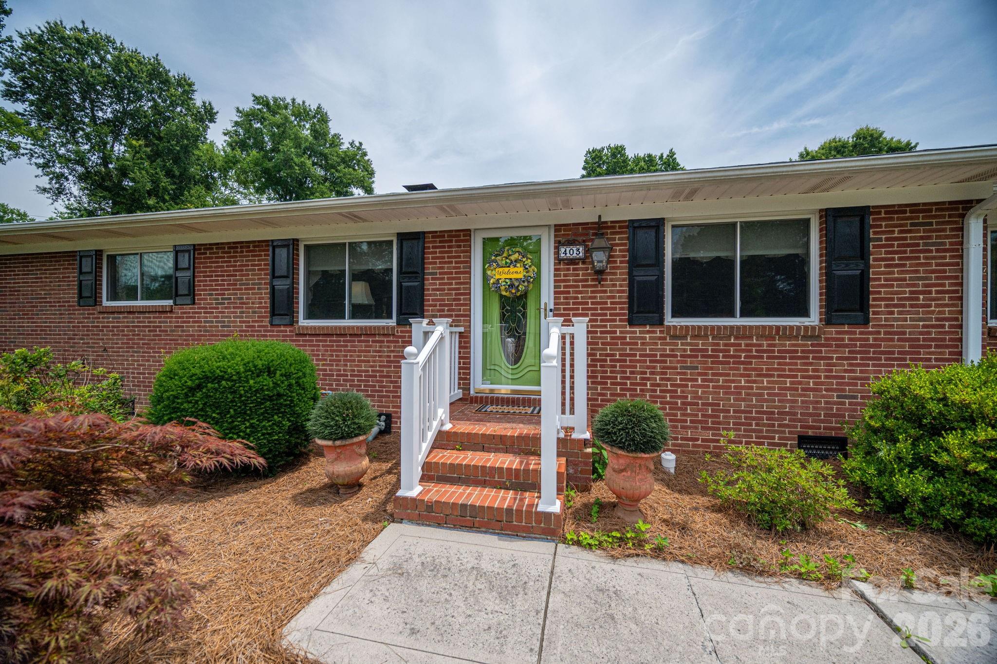 403 W Old Post Road — Cherryville