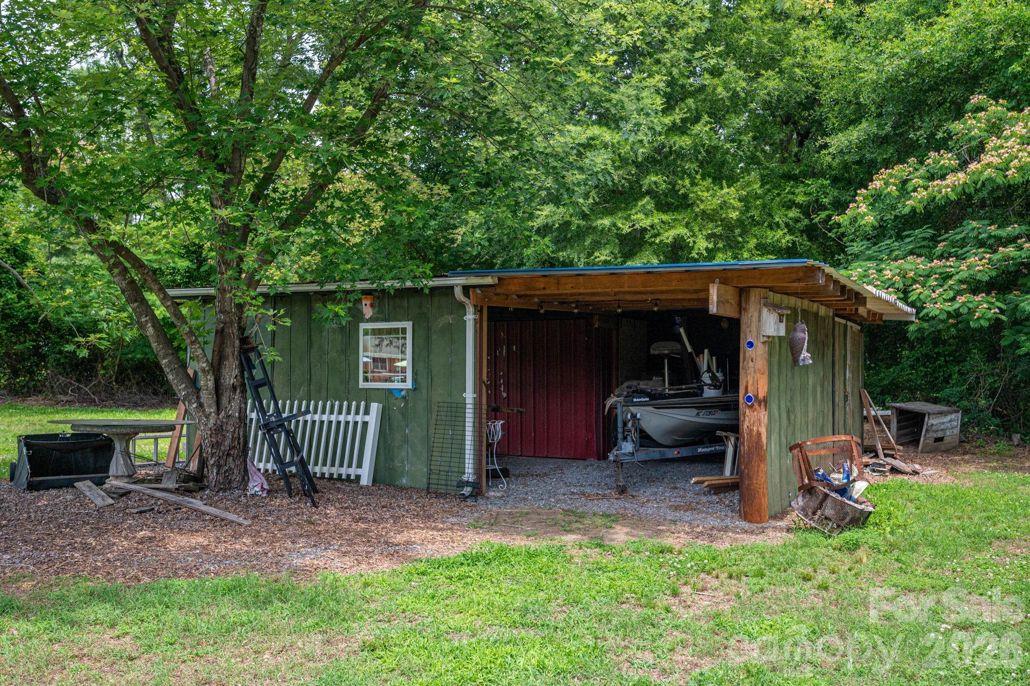 403 W Old Post Road — Cherryville