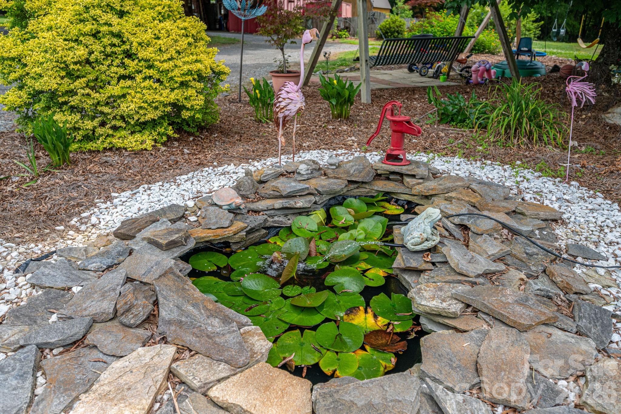 403 W Old Post Road — Cherryville
