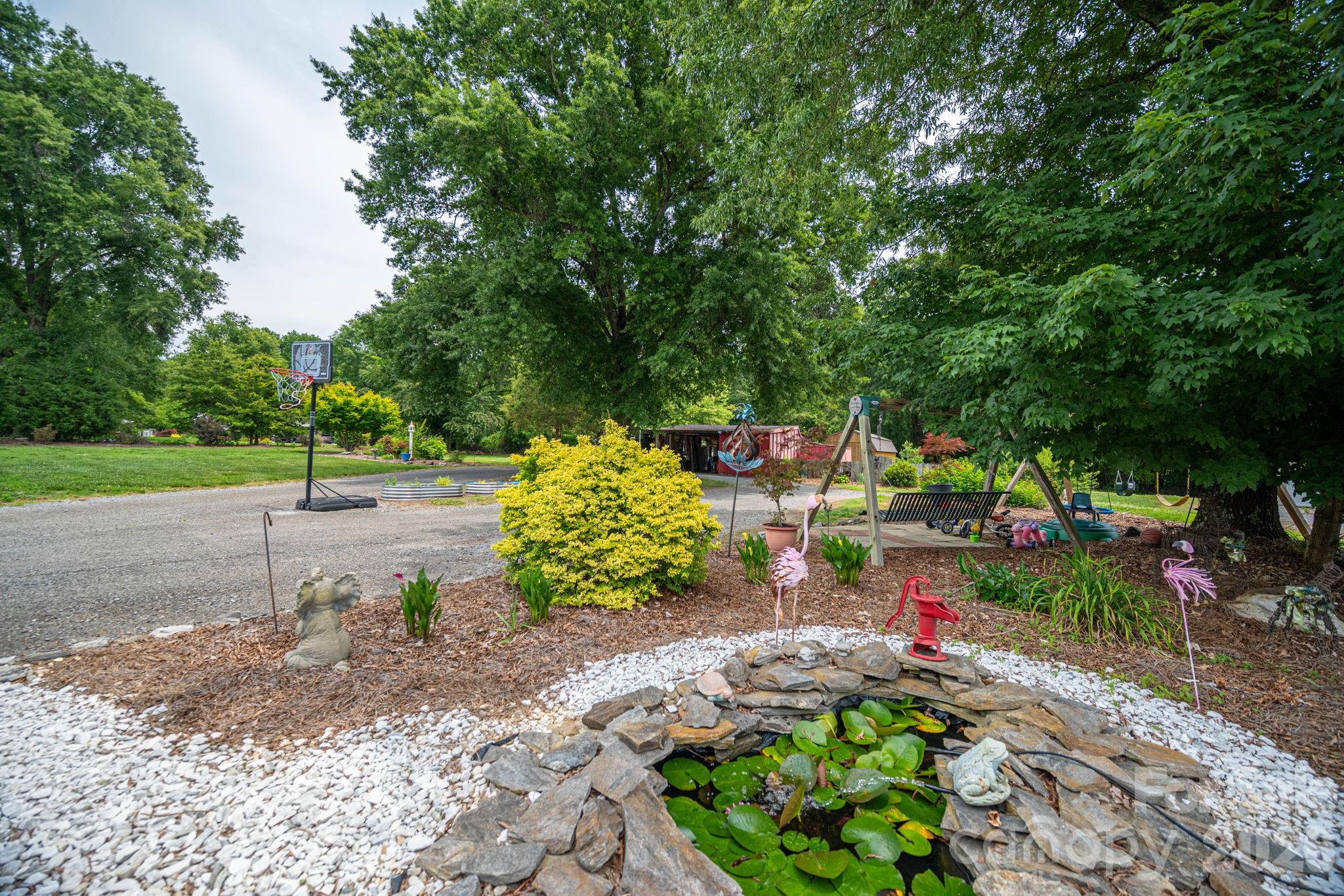 403 W Old Post Road — Cherryville