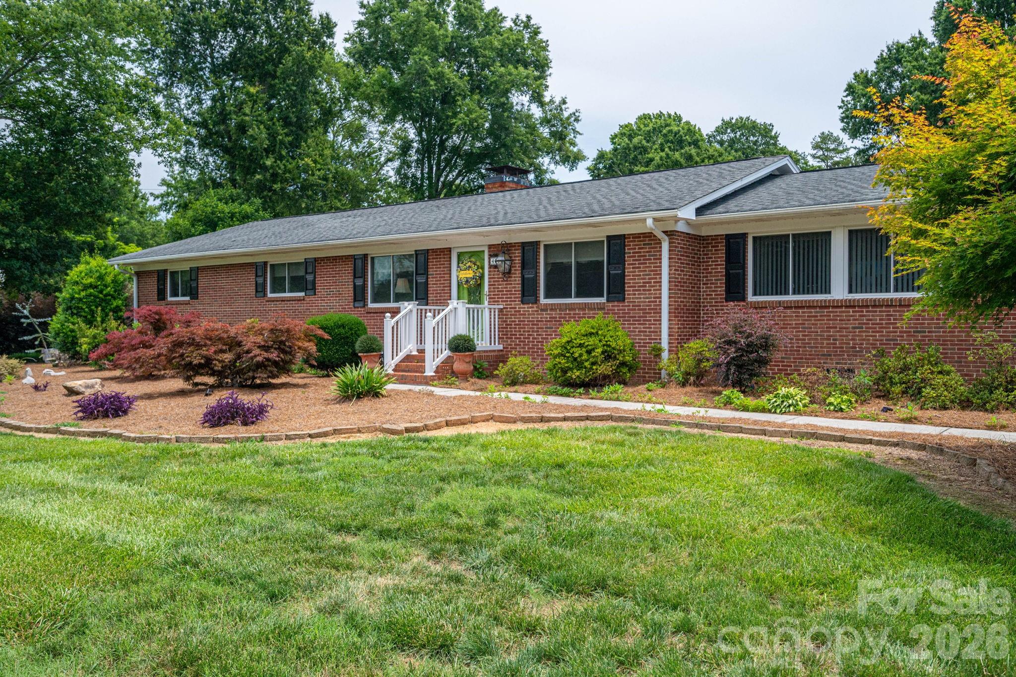 403 W Old Post Road — Cherryville