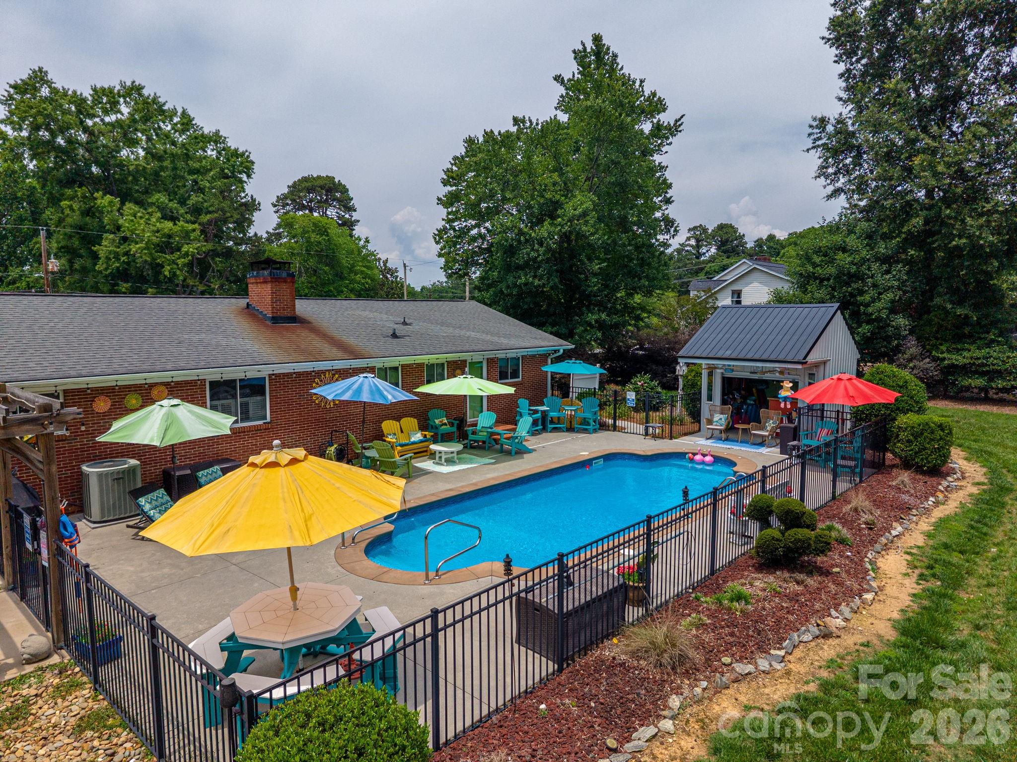 403 W Old Post Road — Cherryville