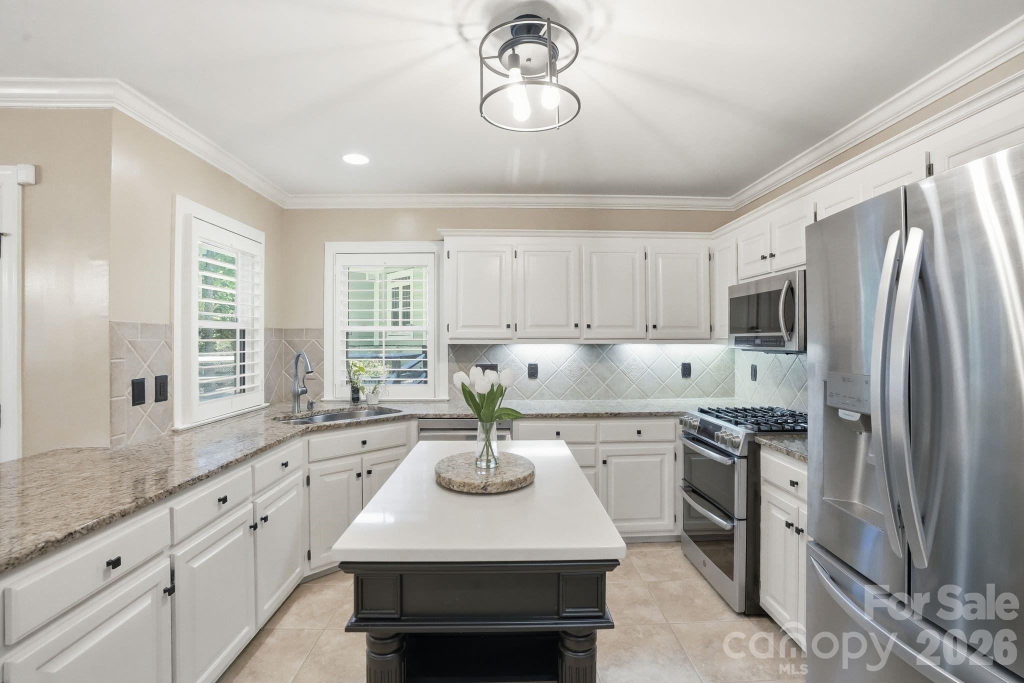 8916 Oxfordshire Court — Huntersville