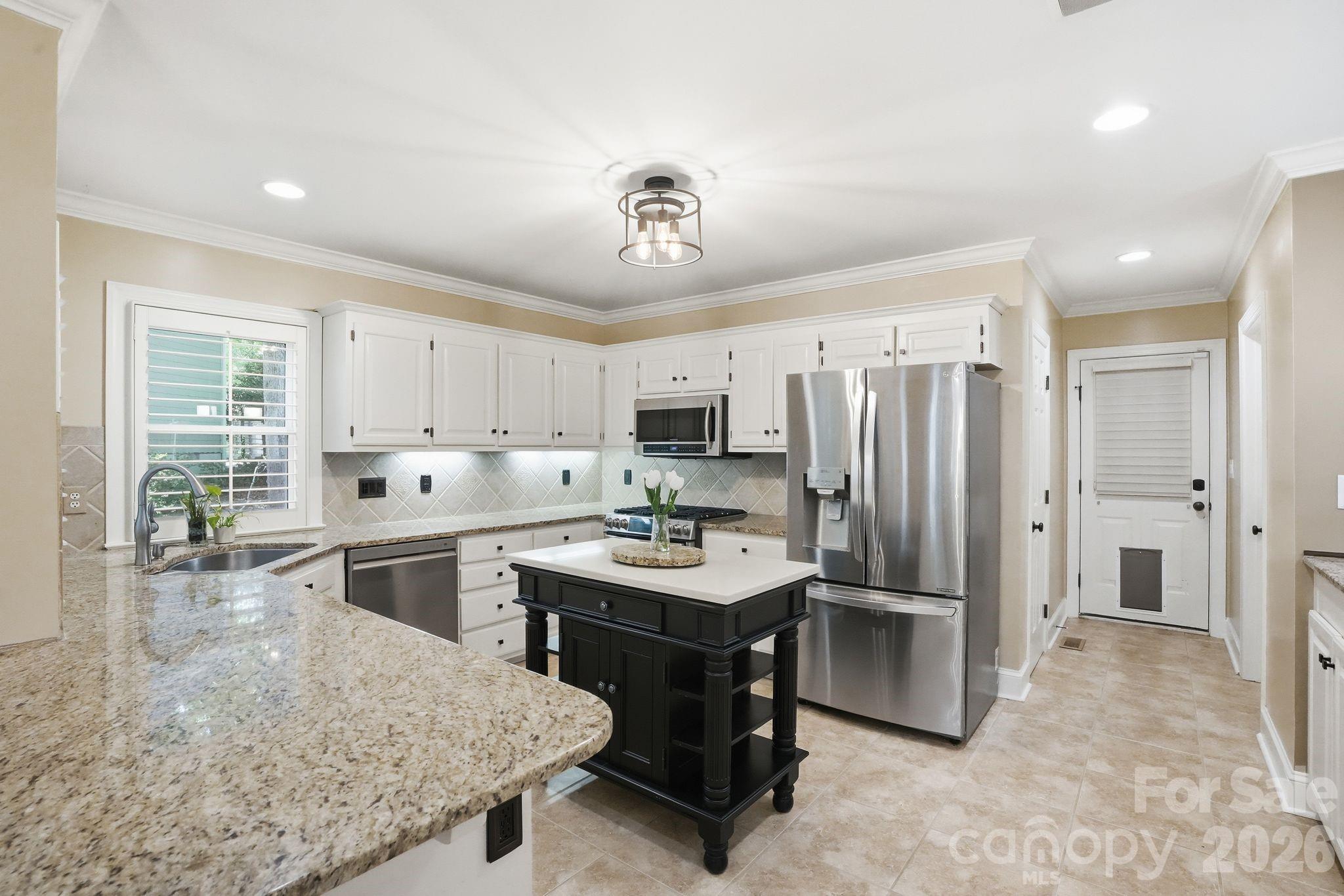 8916 Oxfordshire Court — Huntersville