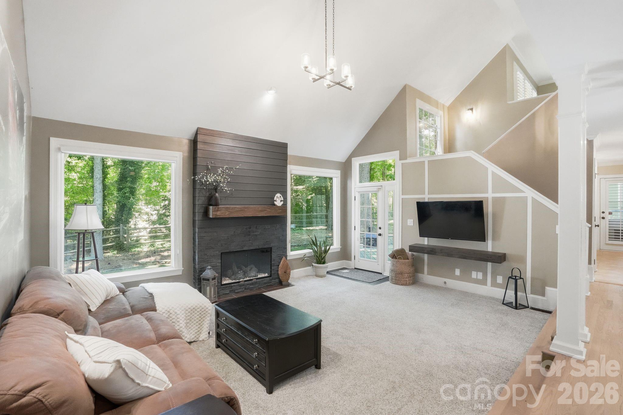 8916 Oxfordshire Court — Huntersville