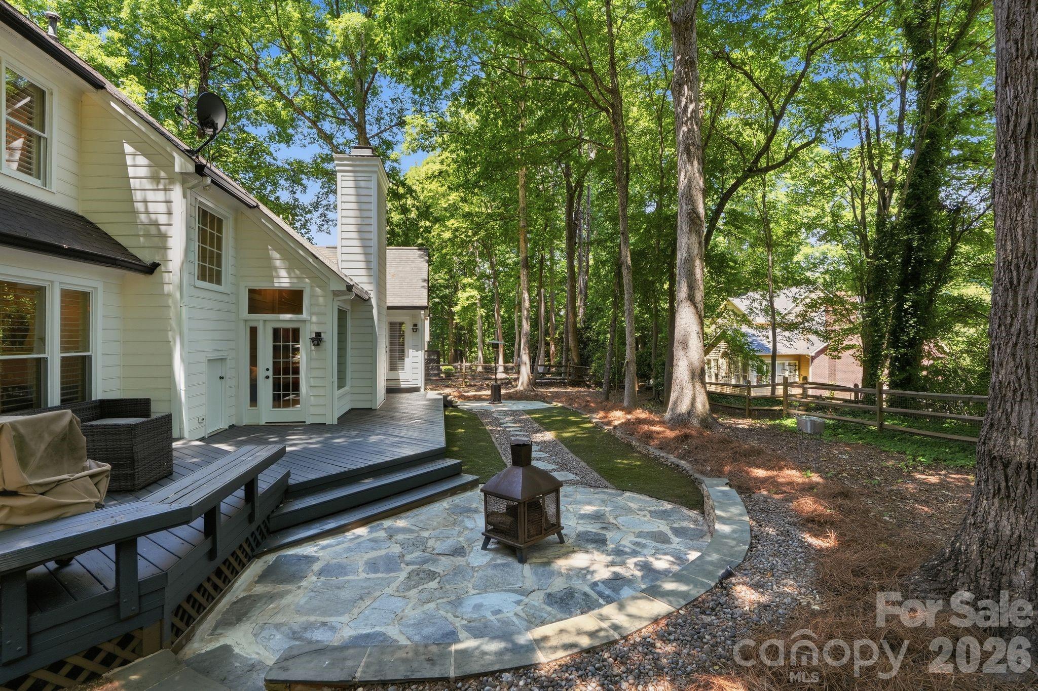 8916 Oxfordshire Court — Huntersville