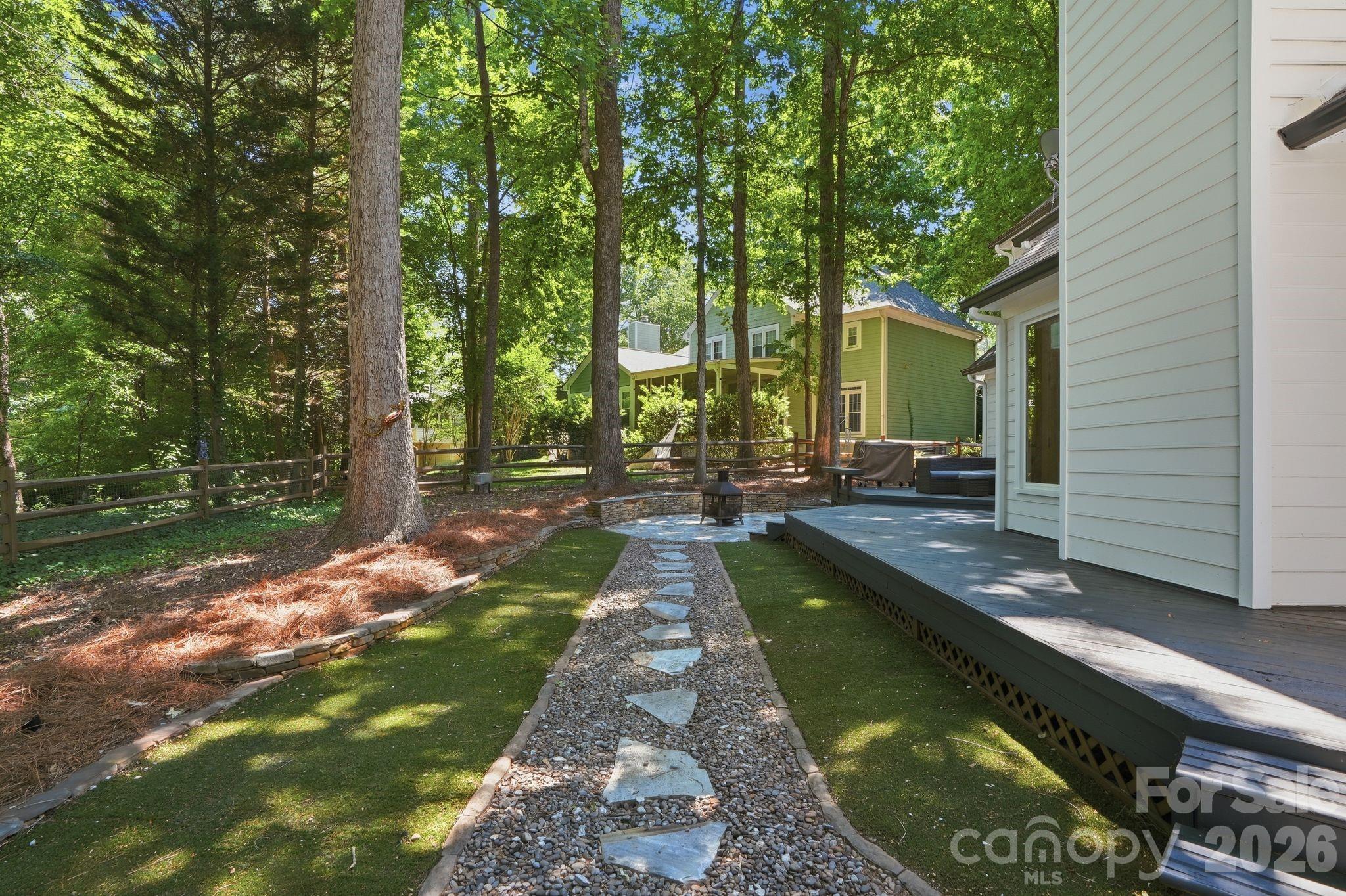 8916 Oxfordshire Court — Huntersville