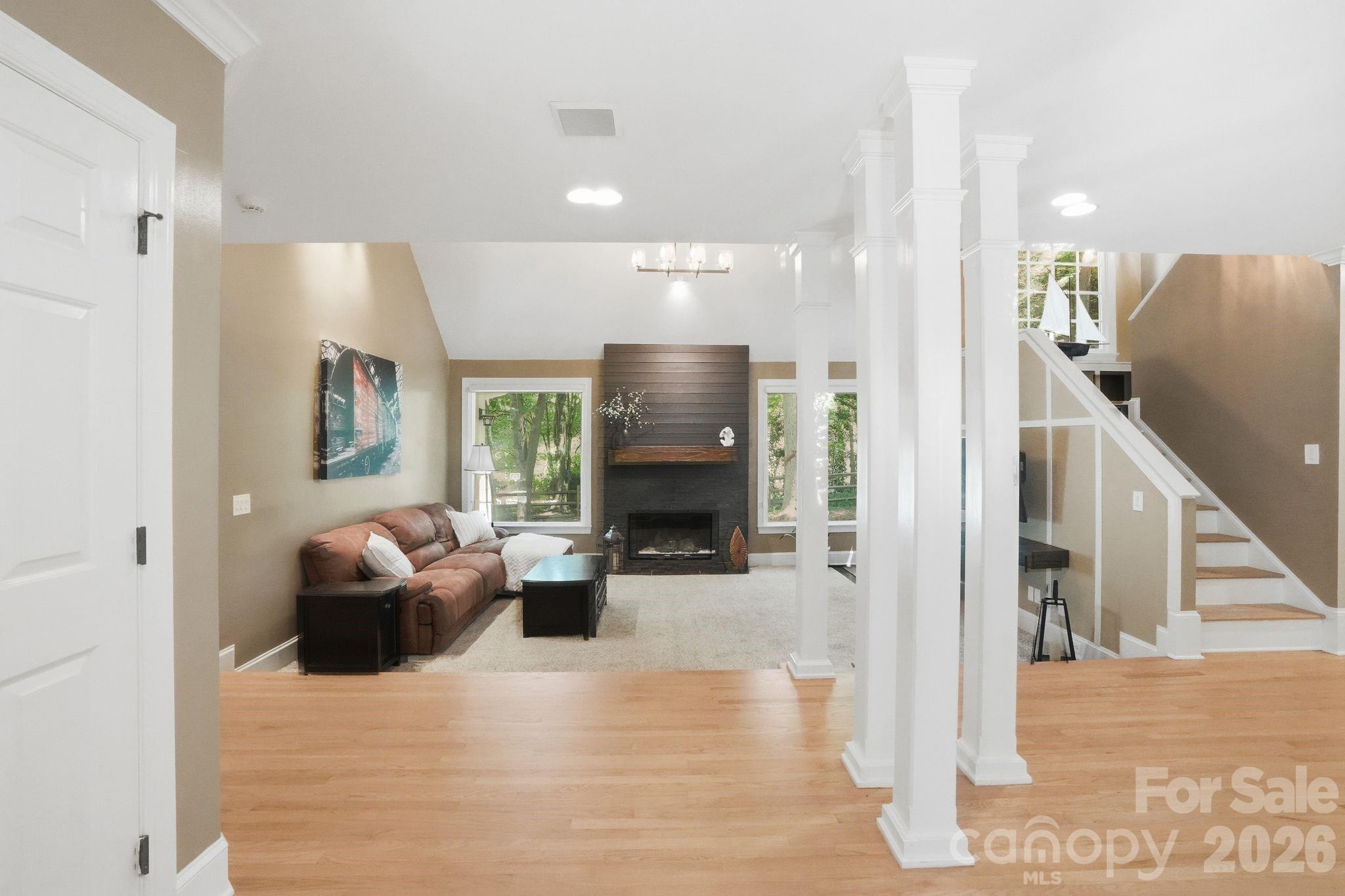8916 Oxfordshire Court — Huntersville
