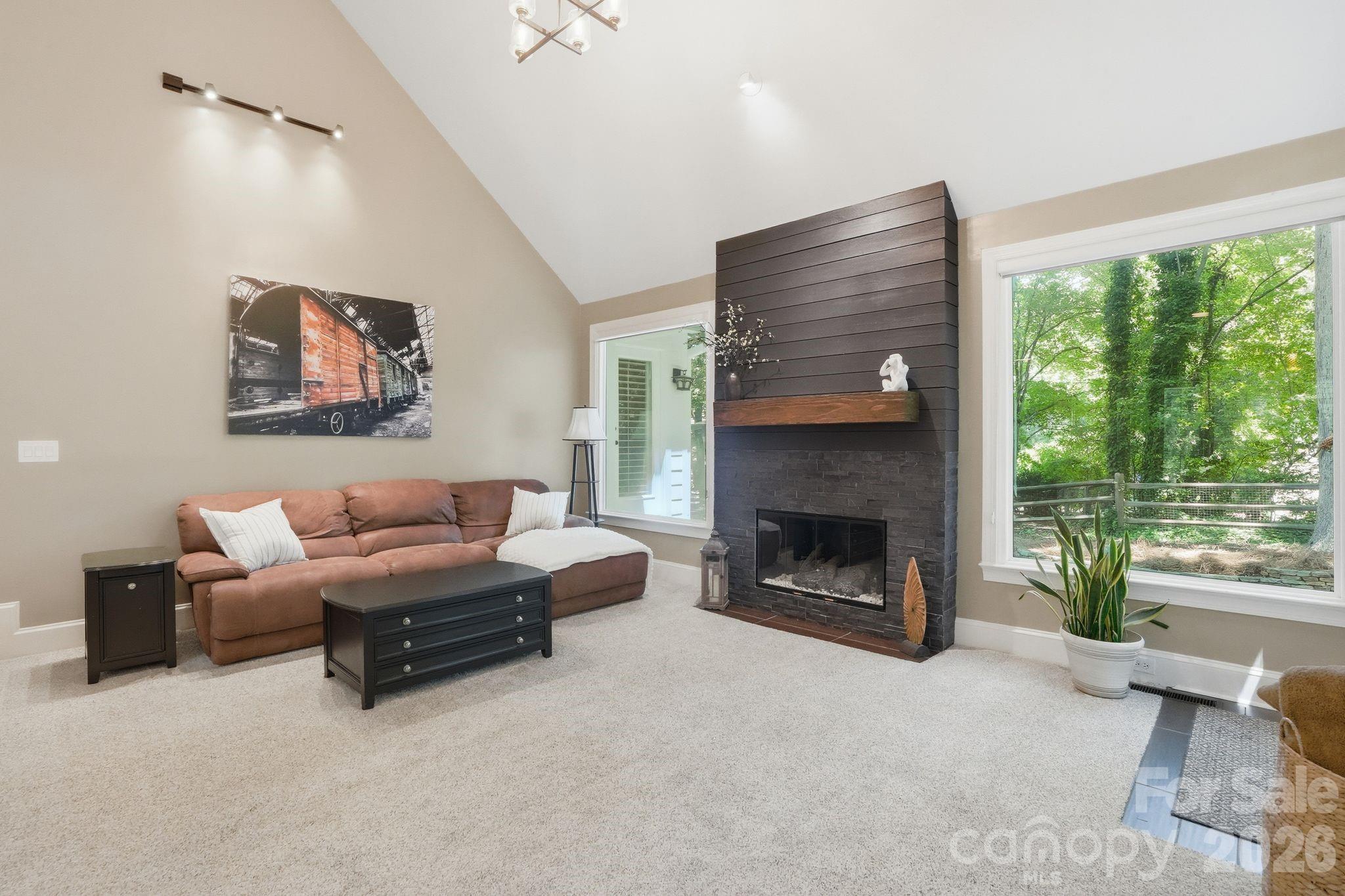 8916 Oxfordshire Court — Huntersville