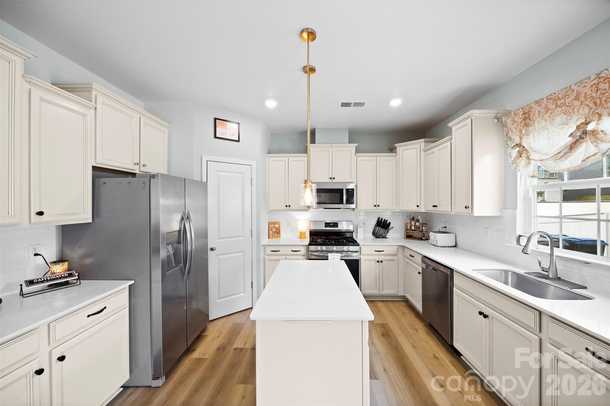 1742 Loggerhead Drive — Lancaster